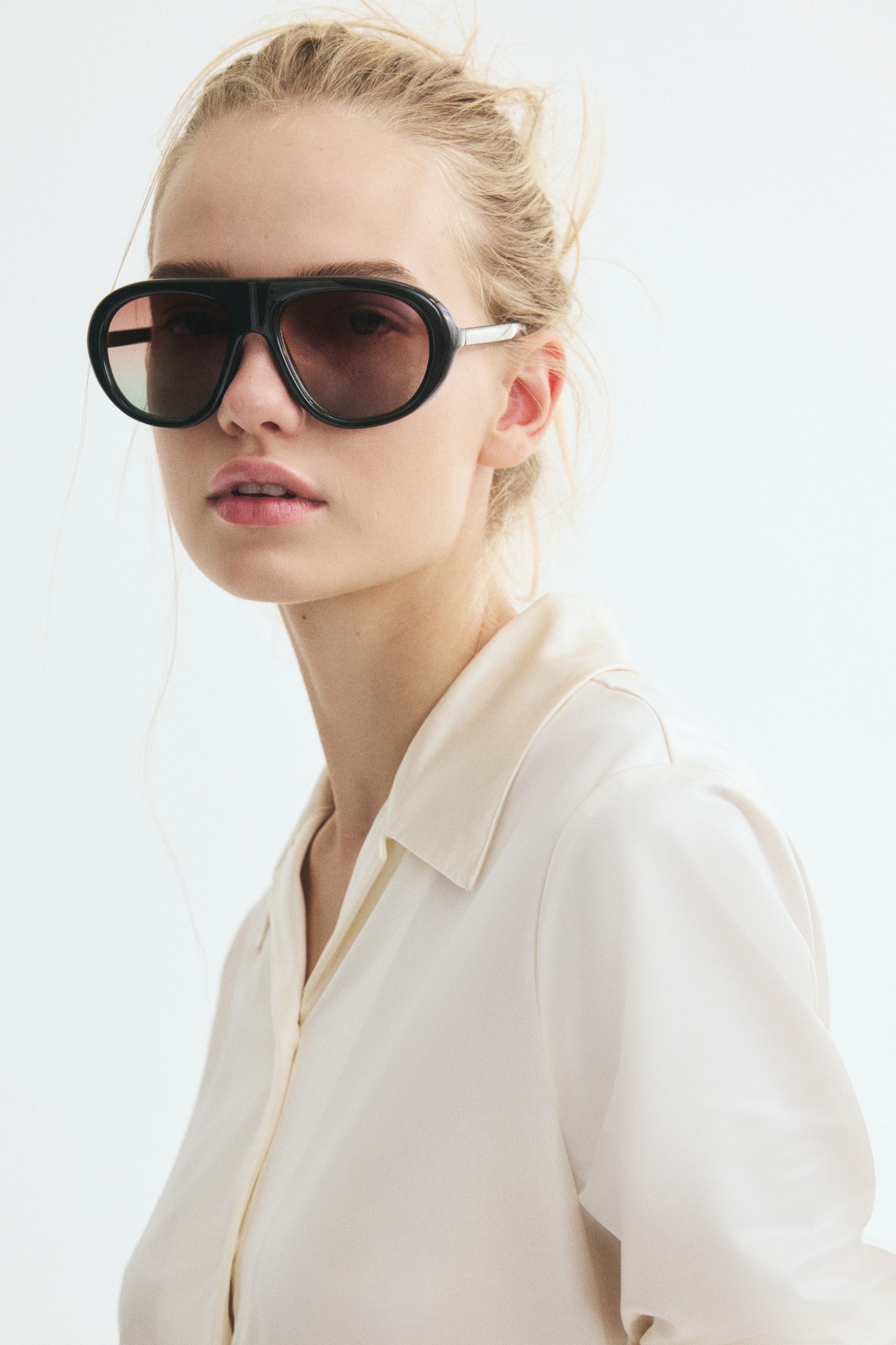 View larger image: Fitted jersey shirt - Cream - Ladies | H&M 1