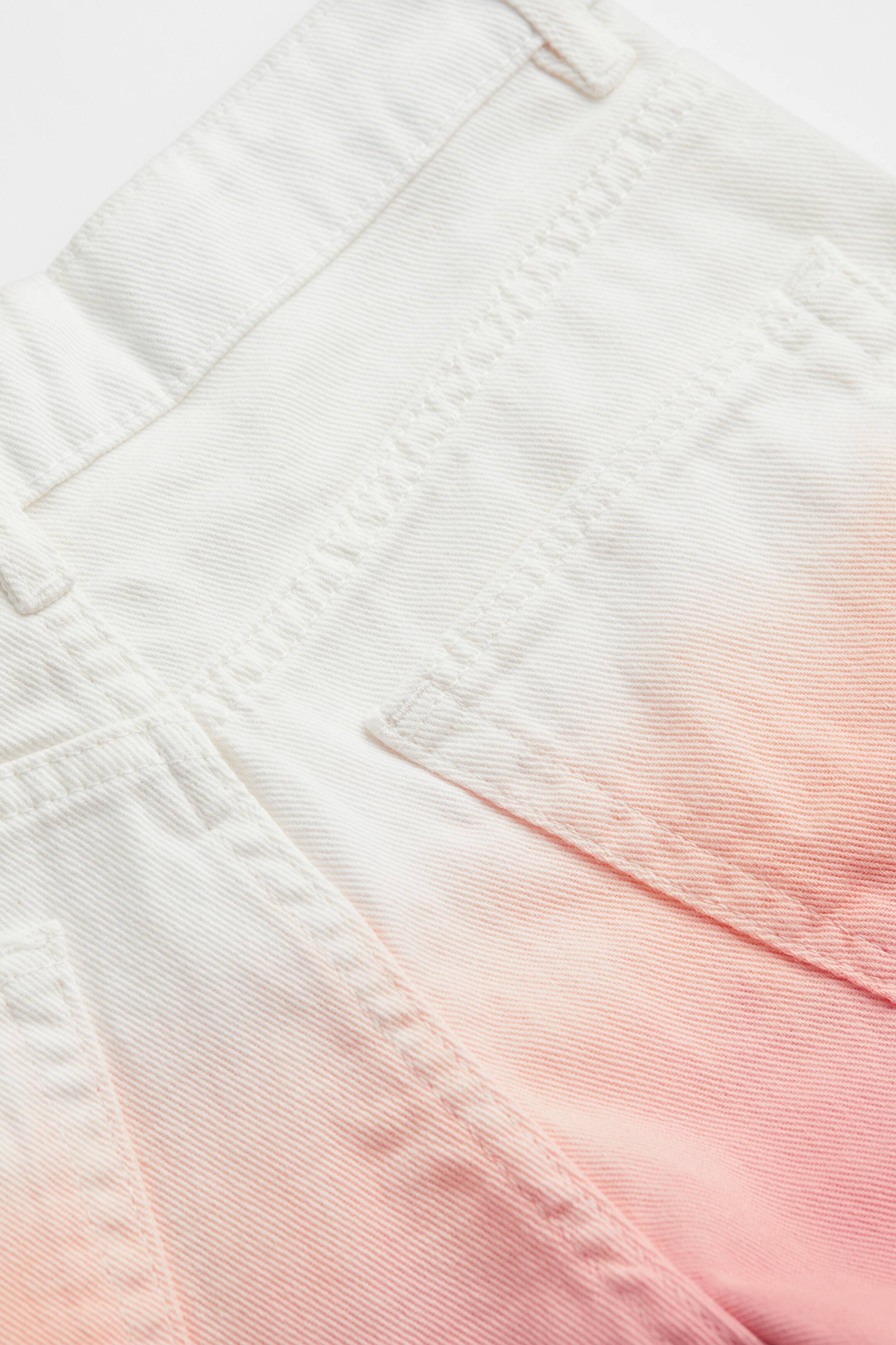 Visa större bild: Relaxed High jeansshorts - Vit/Aprikos - BARN | H&M FI 2