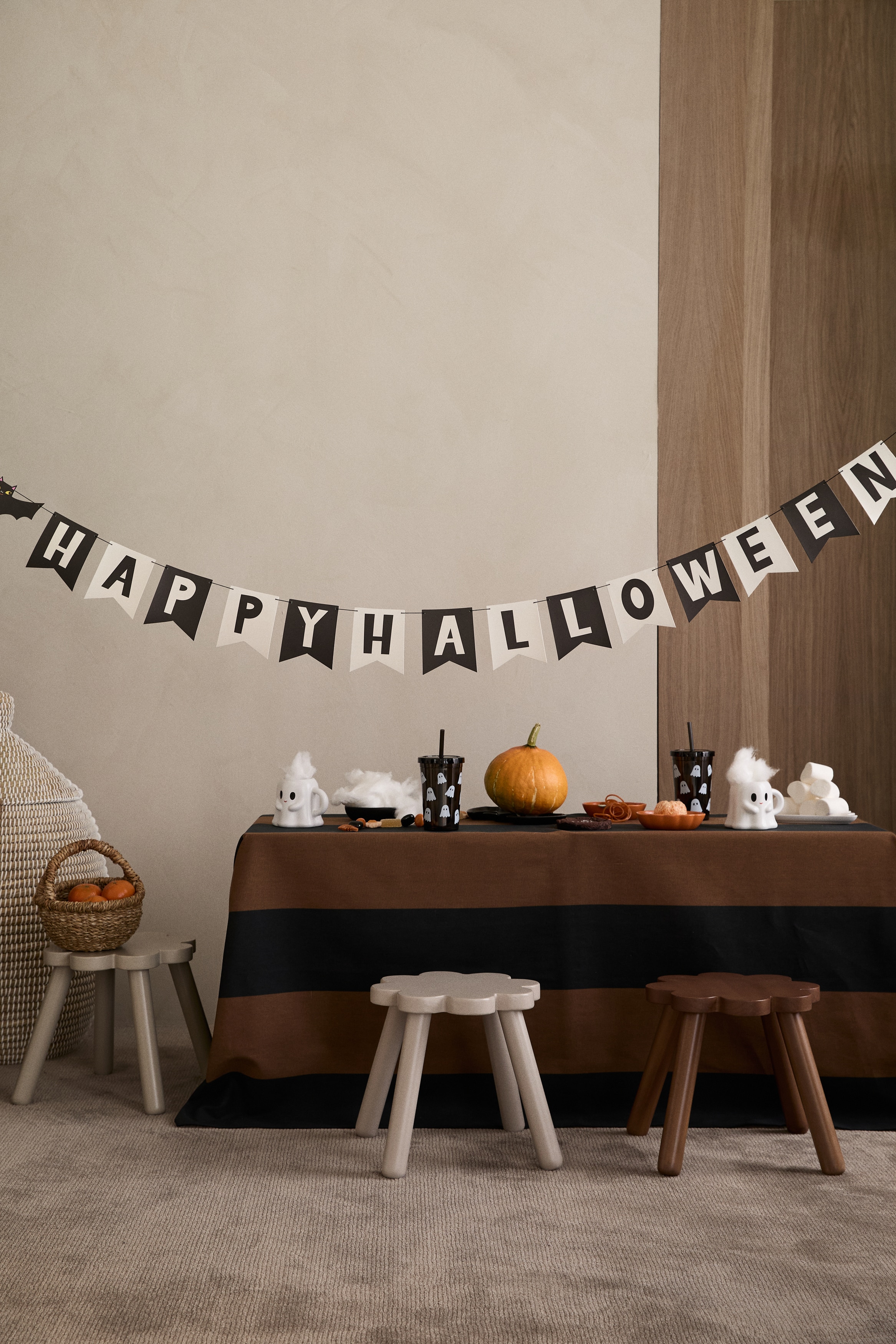 Cornice Poster Di Halloween Vuota Con Pipistrelli Spettrali Zucche E Ragnatela - Immagini vettoriali stock e altre immagini di Ambiente - iStock