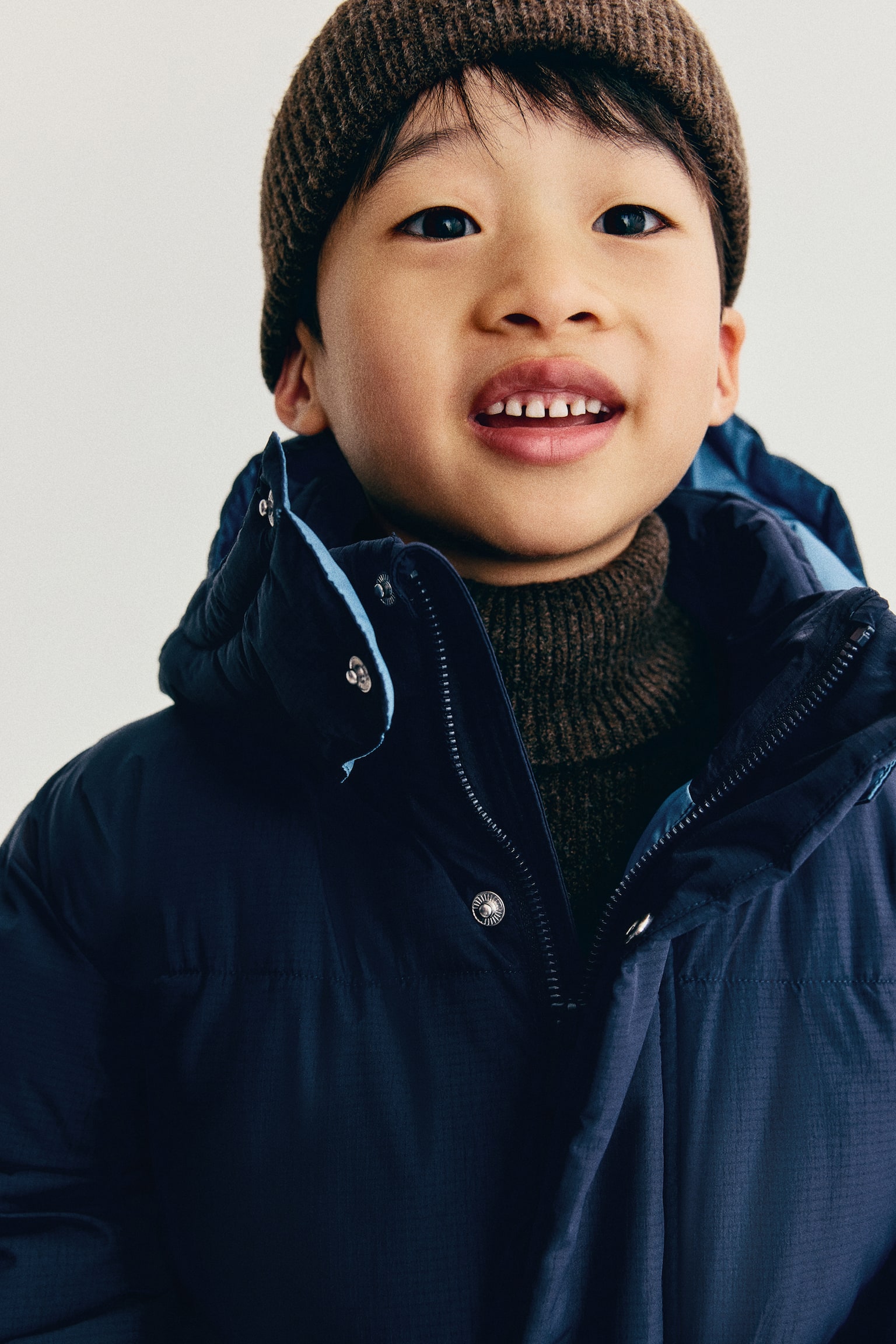 Детская куртка H&M Hooded Puffer, цвет: Тёмный синий — фото 3