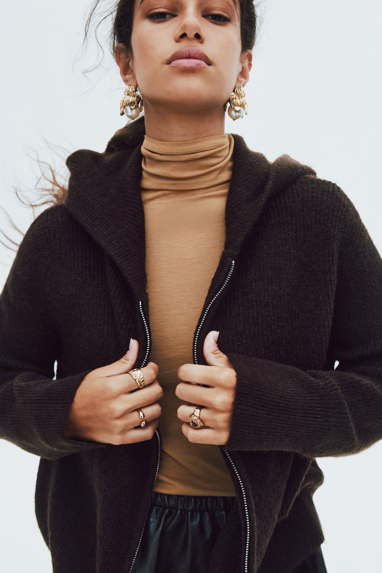 Hooded Cardigan with Zipper - image 4