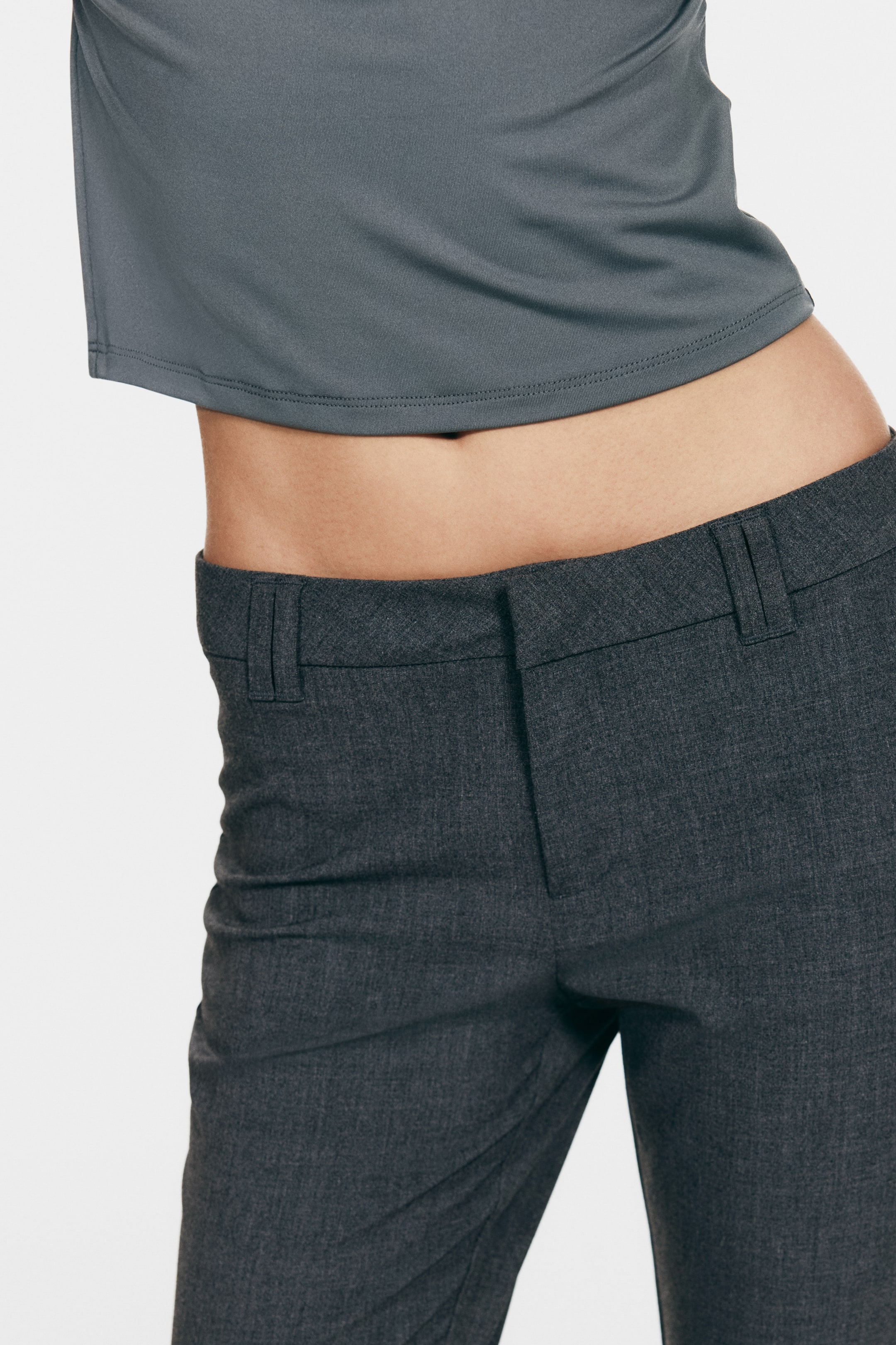 Xem ảnh lớn hơn: Quần dài ống loe kiểu may đo - Màu xám đậm - Ladies | H&M VN 2