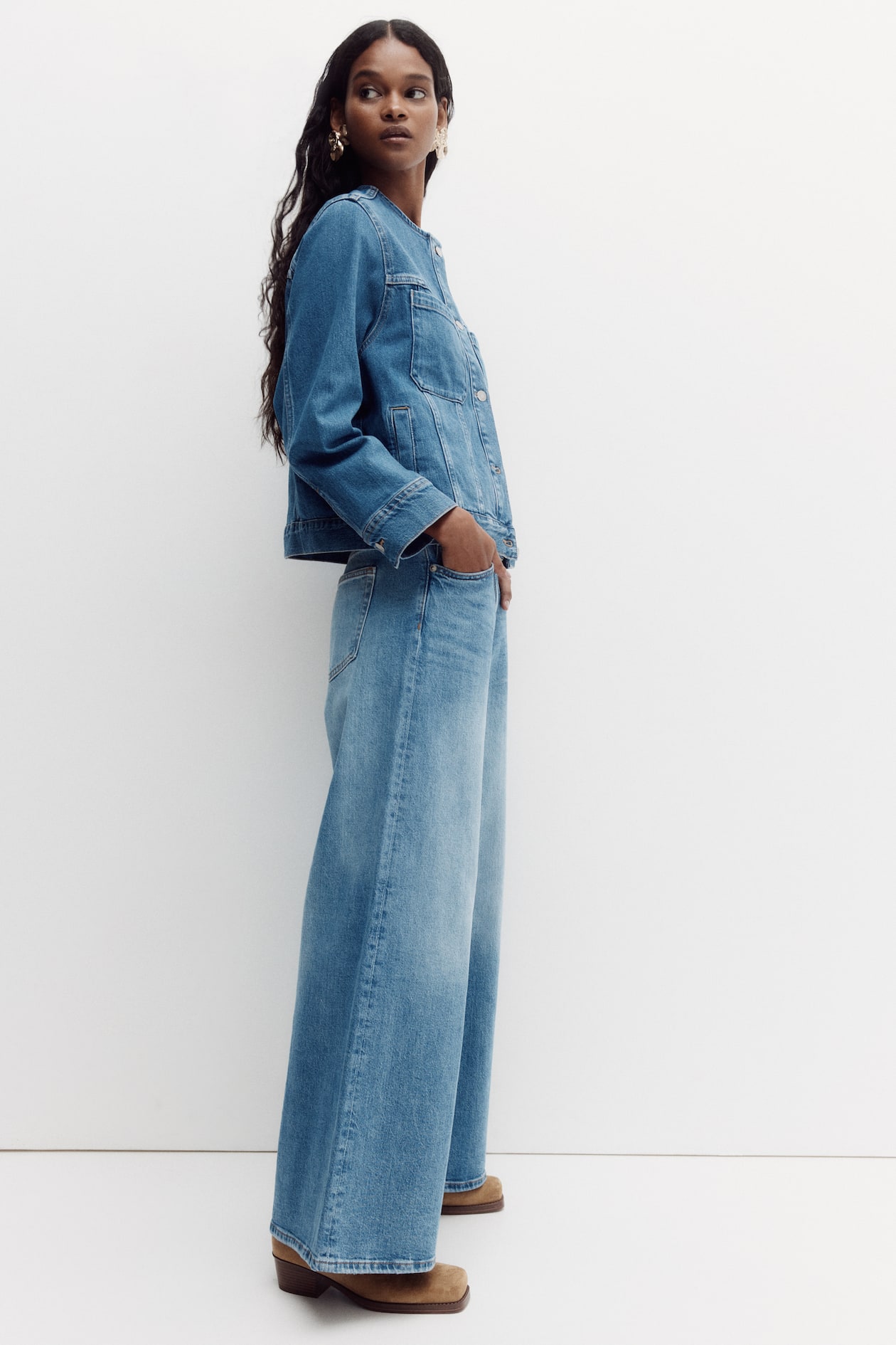Wide-Leg Ultra High Jeans - image 4