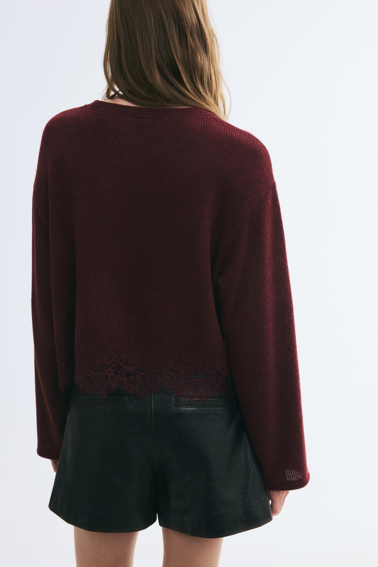 Женский топ H&M Loose-Fit Lace-Trimmed Top, цвет: Бордовый — фото 4