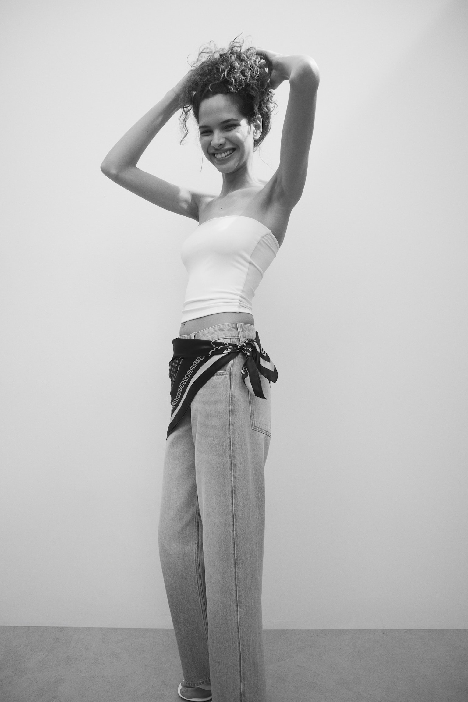 Straight High Waist Scarf-detail jeans - כחול ג'ינס בהיר/כחול נייבי/כחול ג'ינס/כתום - 3