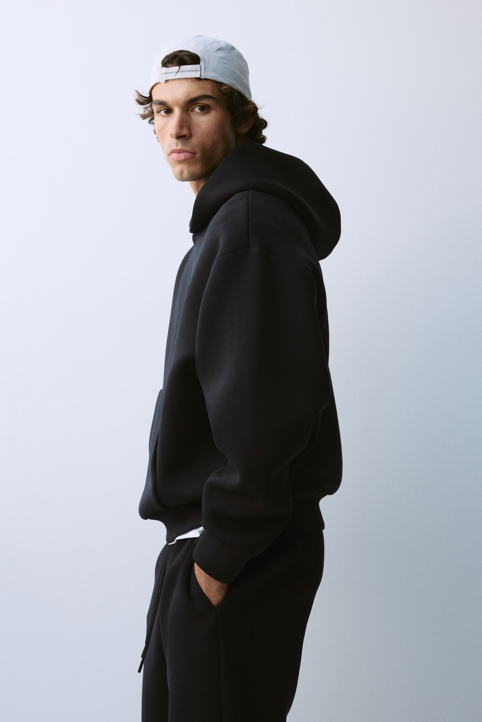 Мужское худи H&M Move Oversized Sports with DryMove™, цвет: Чёрный — фото 5