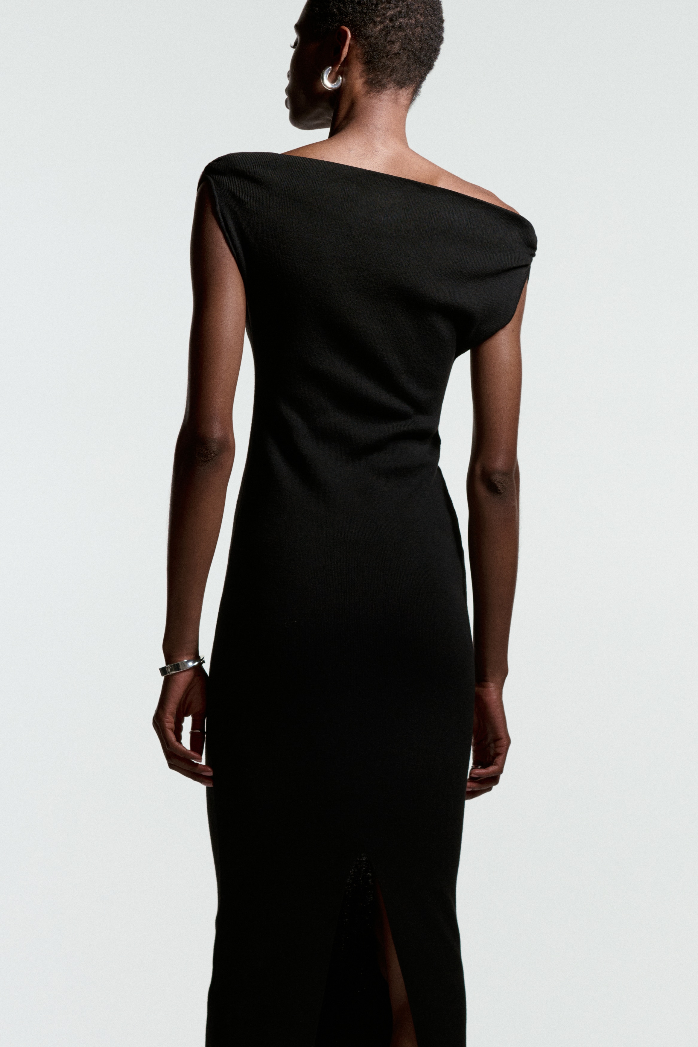 Black Dresses | Mini, Midi & Maxi | Prom & Cocktail | H&M US