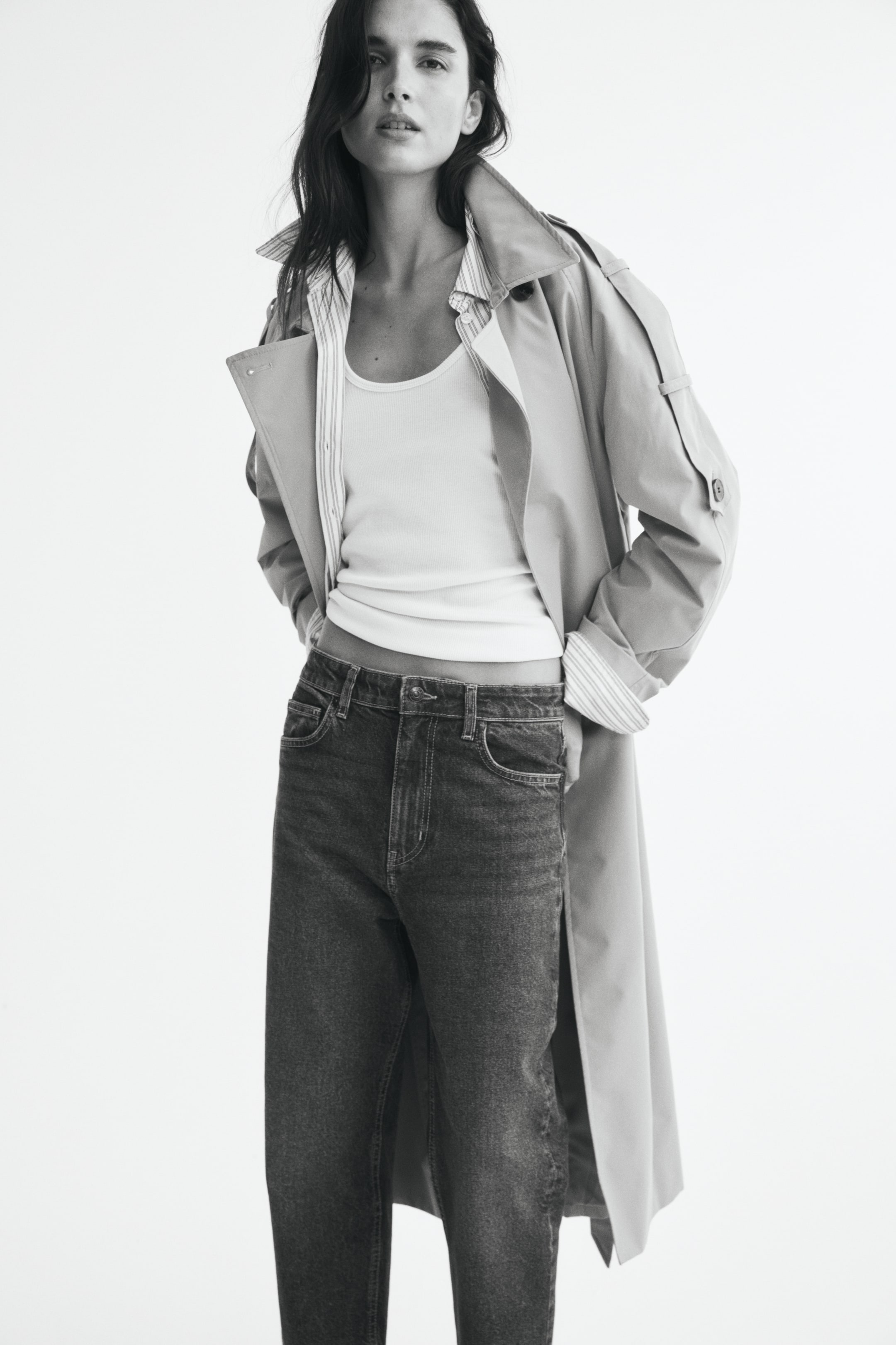 Mom Slim-Fit High-Waist Ankle Jeans
