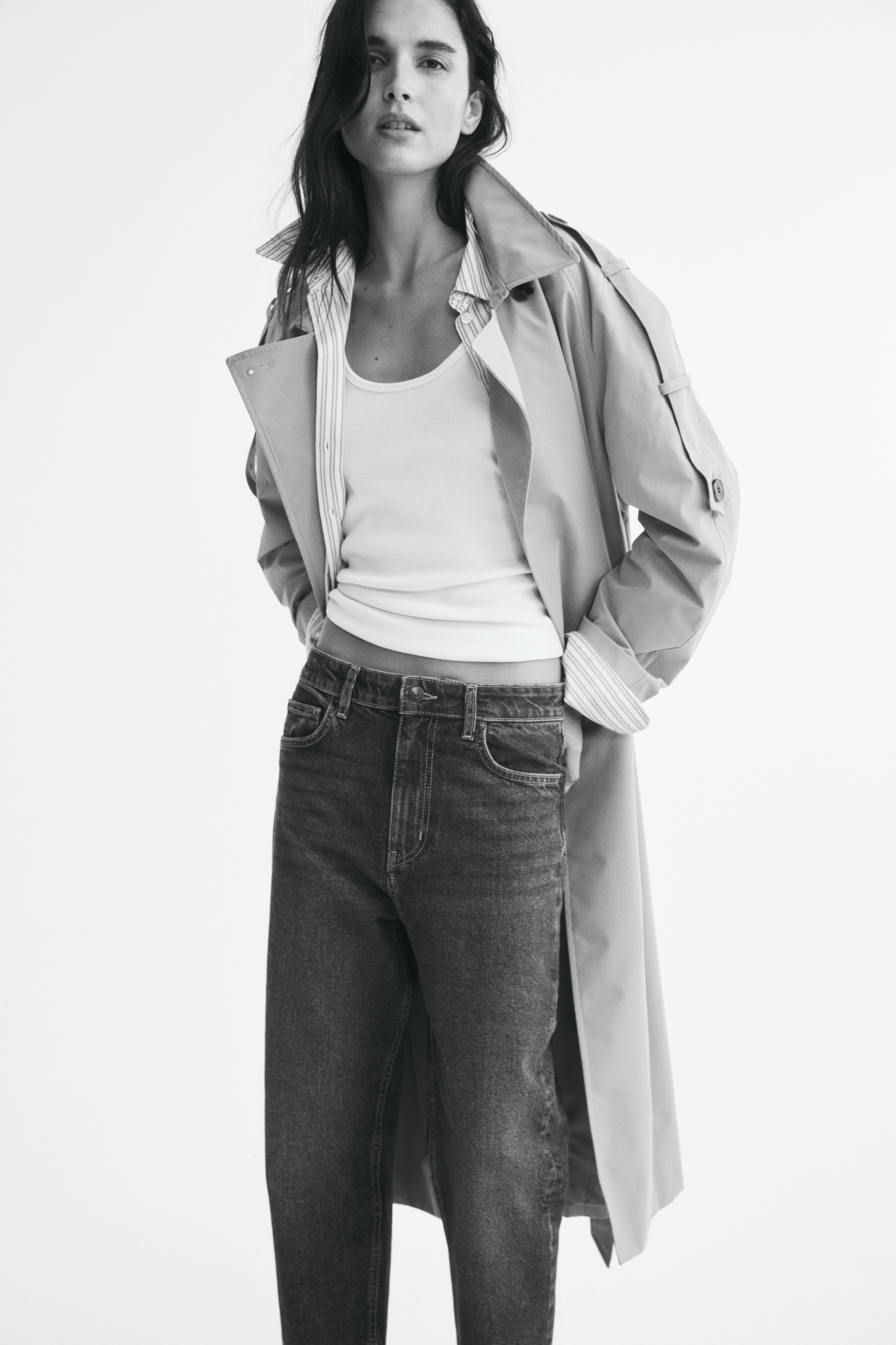 Mom Slim-Fit High-Waist Ankle Jeans