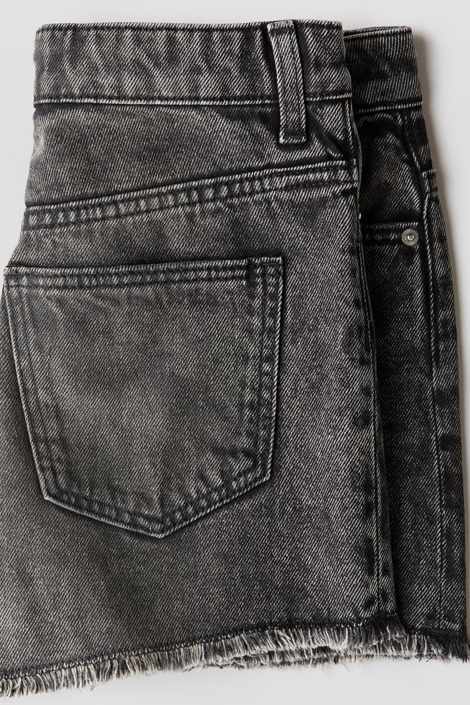 Raw-edge denim shorts - Washed out black/Light denim blue/Beige - 3