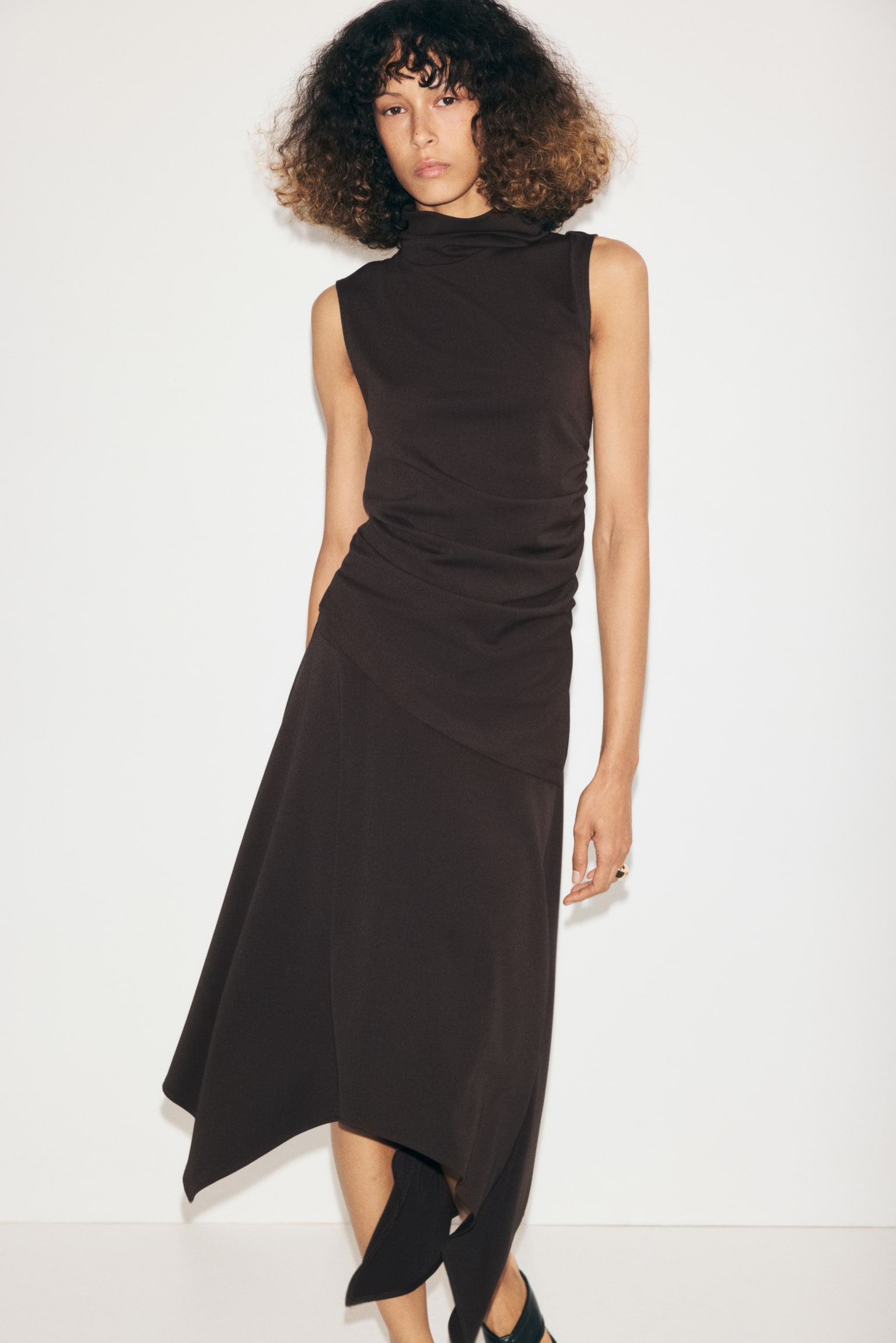 Женский топ H&M Draped Turtleneck Top, цвет: Тёмный коричневый — фото 3