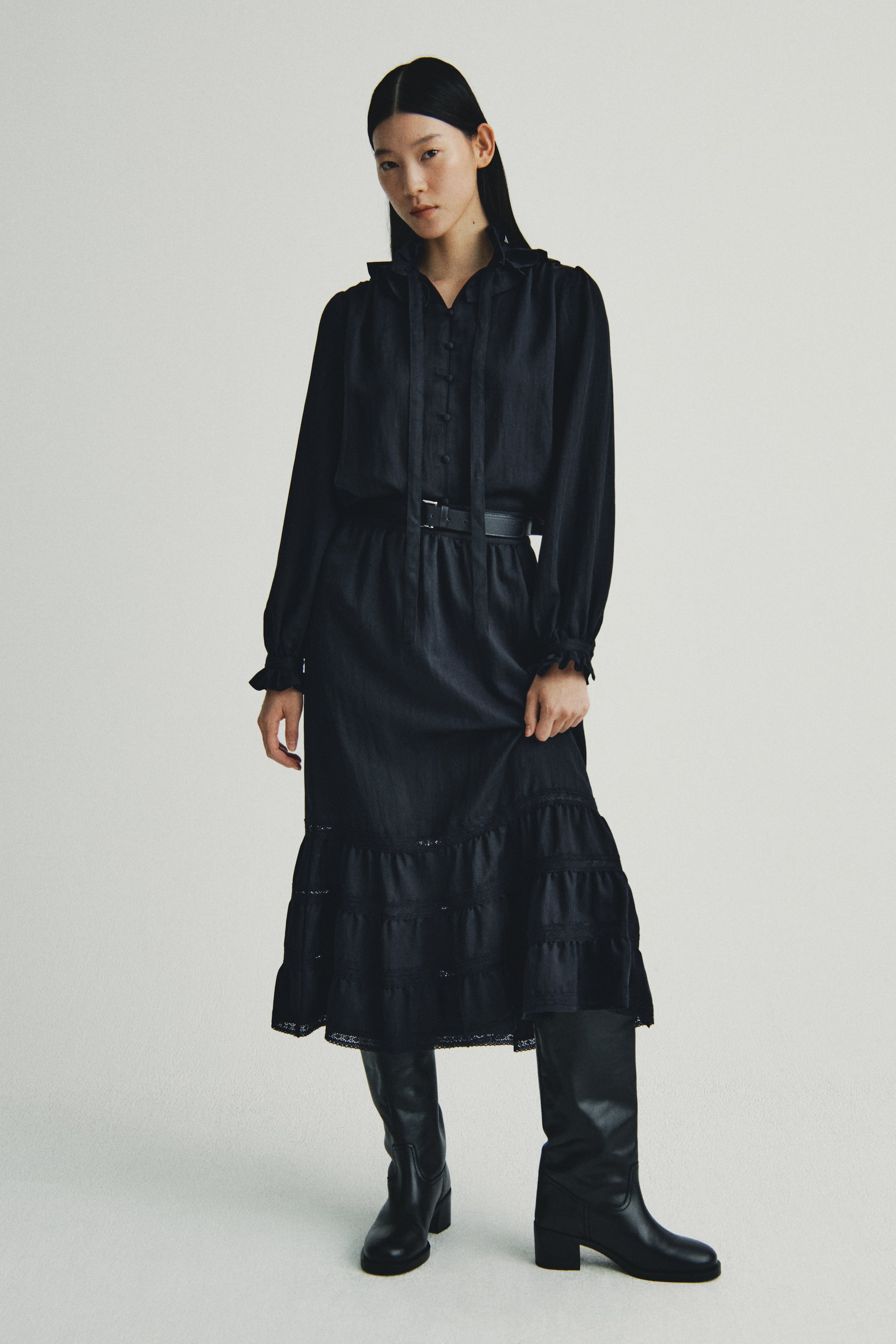 Xem ảnh lớn hơn: Chân váy đáp ren - Màu đen - Ladies | H&M VN 1