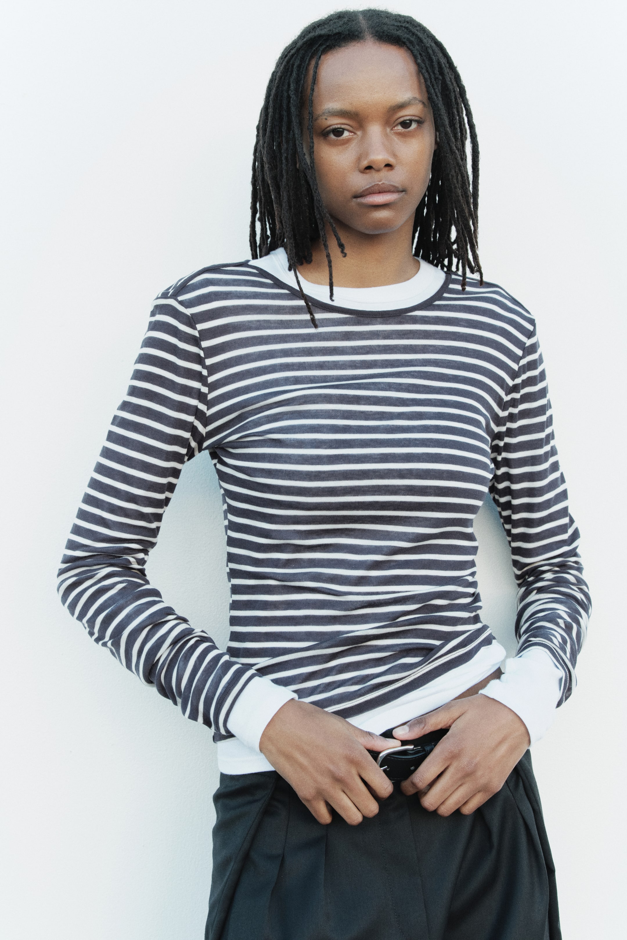 Long-Sleeved Fine-Knit Top