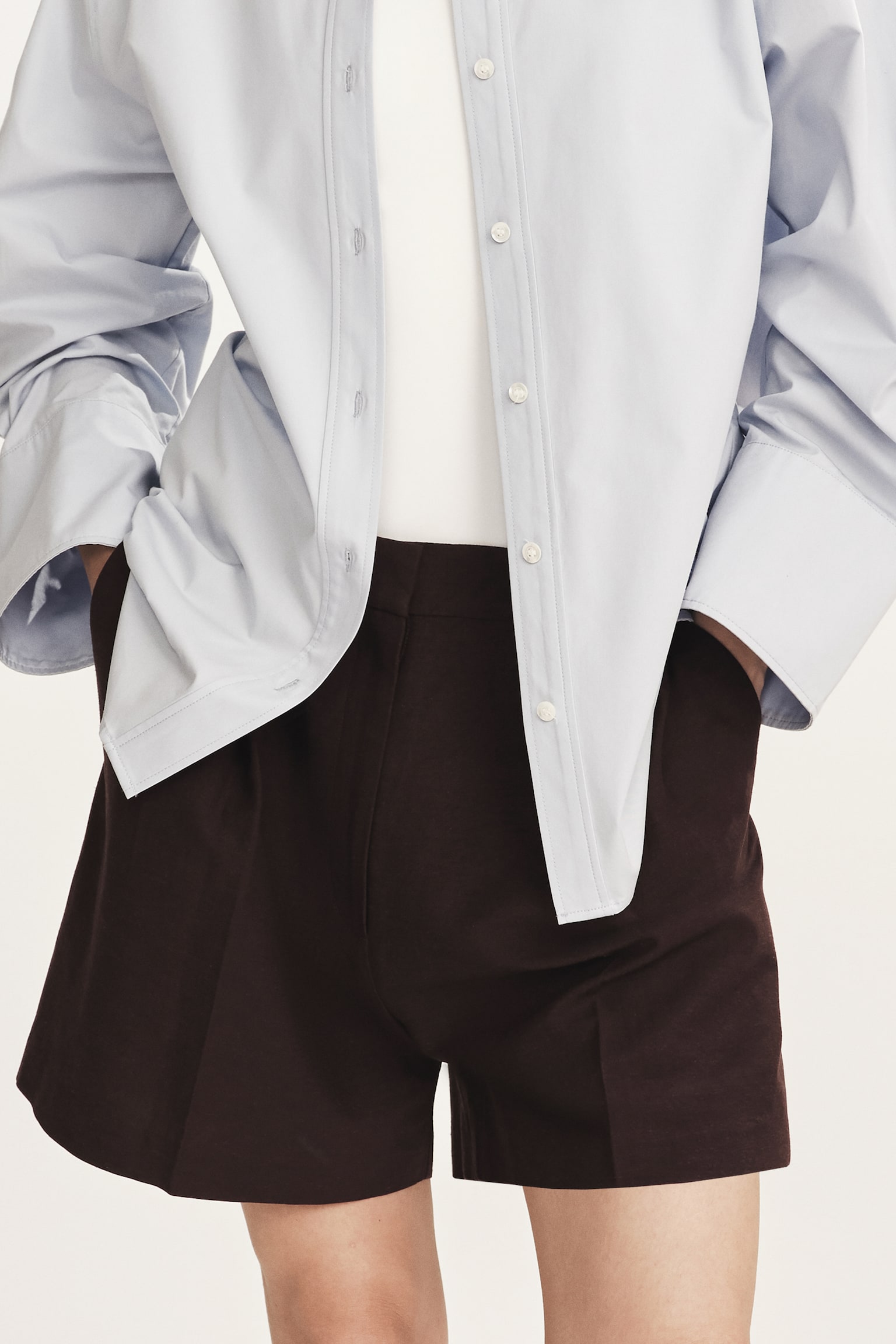 Elegante Shorts aus Leinenmischgewebe - Dunkelbraun/Elfenbein/Dunkelbraun/Gestreift/Dunkelgoldenes Olivgrün - 1