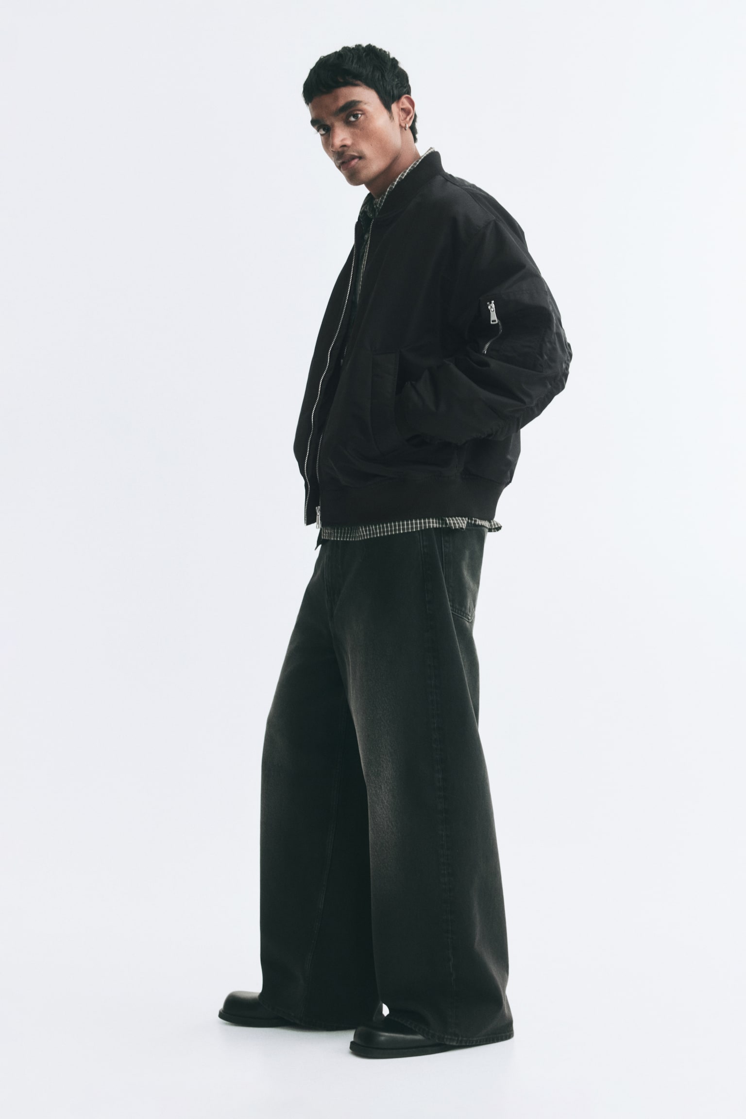 Мужская куртка H&M Padded Bomber, цвет: Чёрный — фото 2