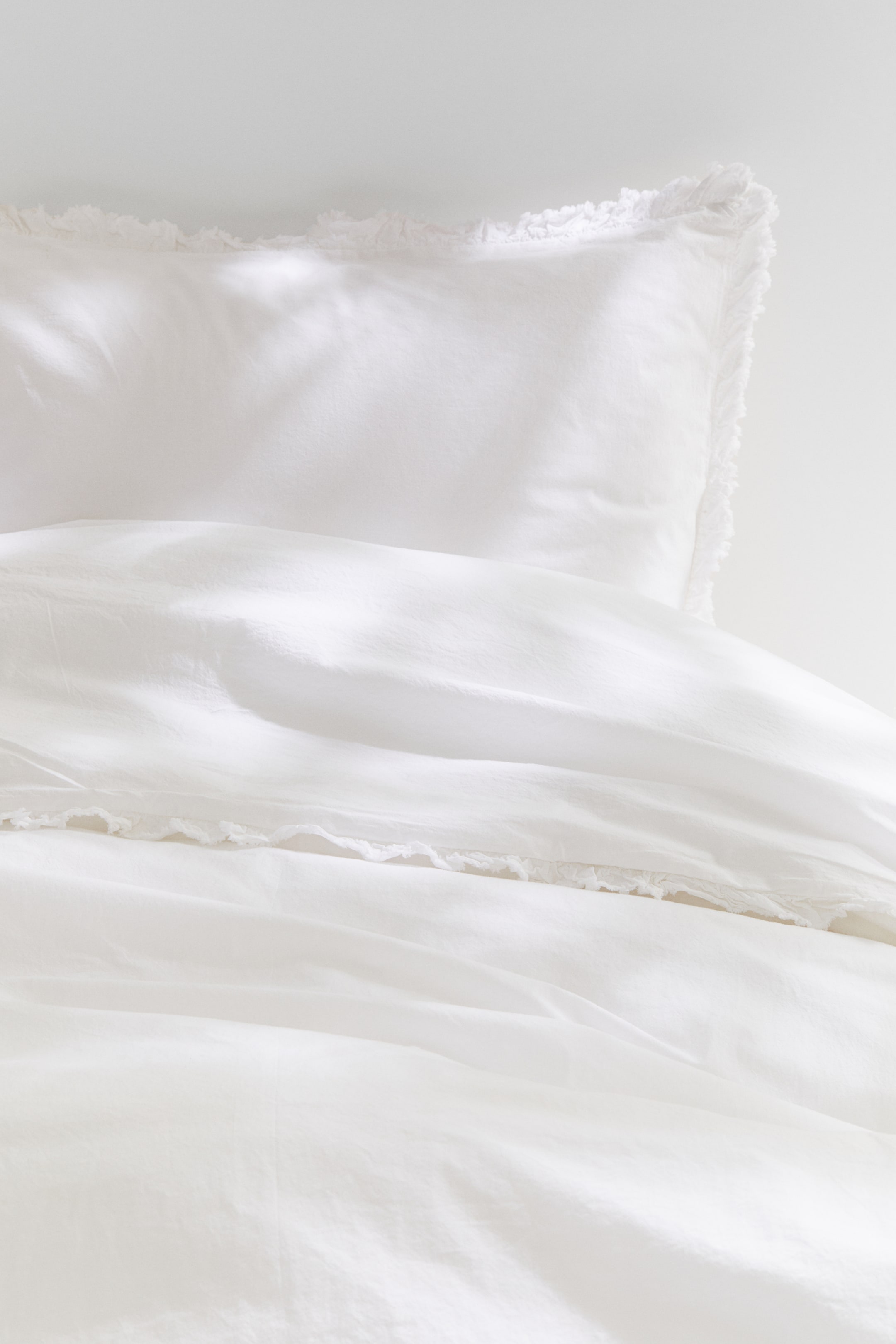 Ruffle-trimmed Twin Duvet Cover Set