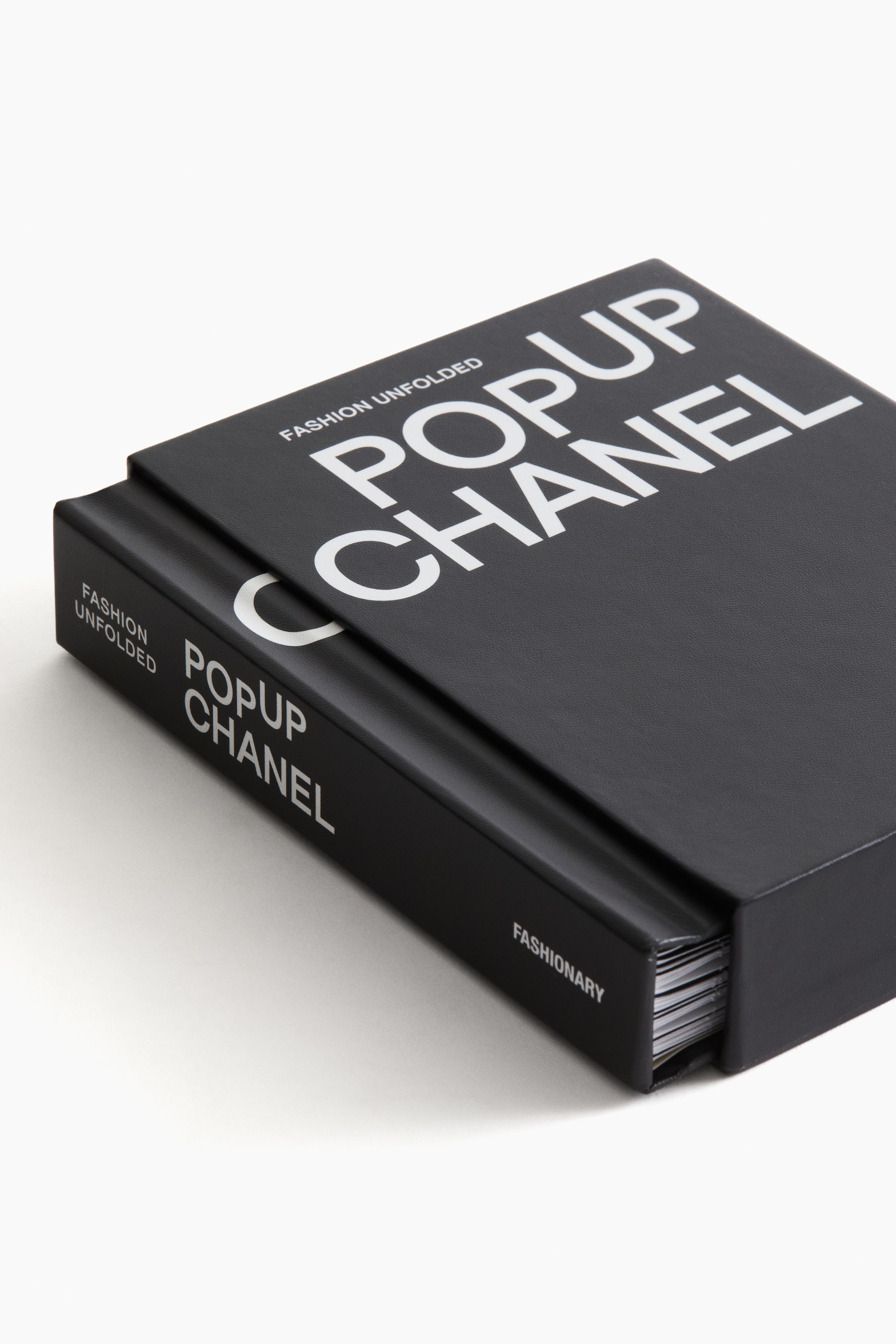 View larger image: Fashion Unfolded: Pop-Up Chanel - Pop-Up Chanel | H&M IE 7