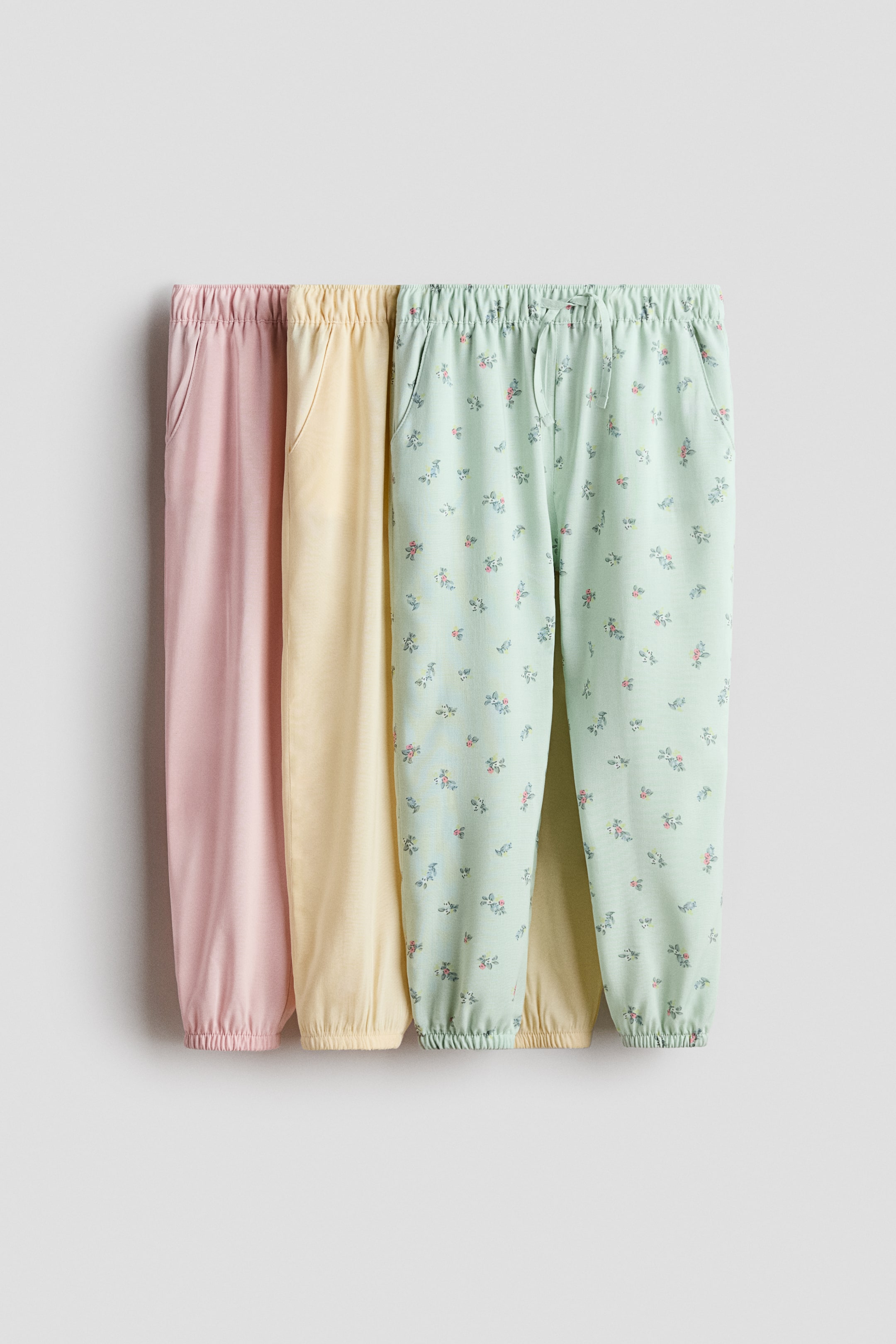 View larger image: 3-pack joggers - Light yellow/Floral - Kids | H&M 1