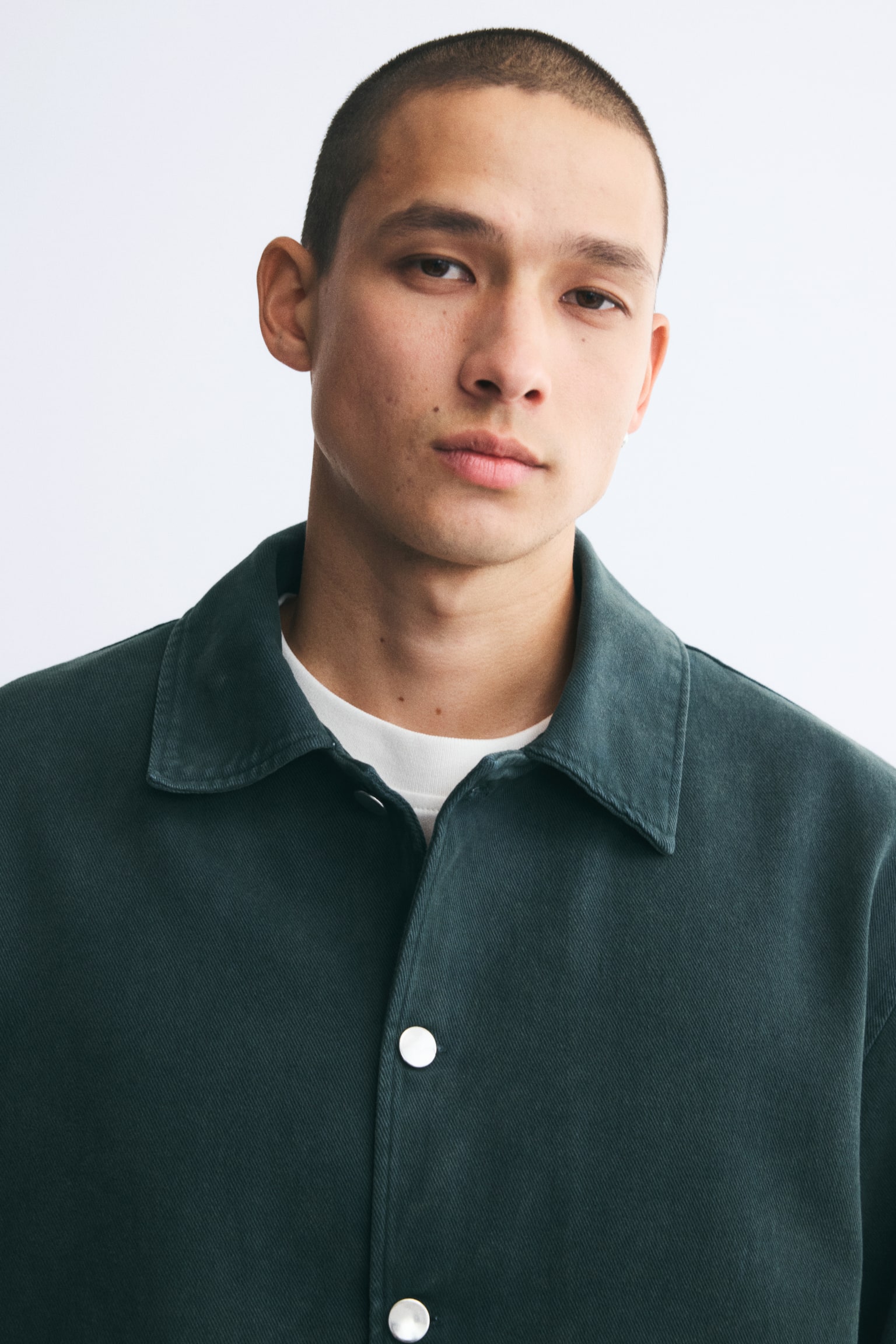 Мужская рубашка H&M Twill Overshirt, цвет: Тёмный зелёный — фото 3
