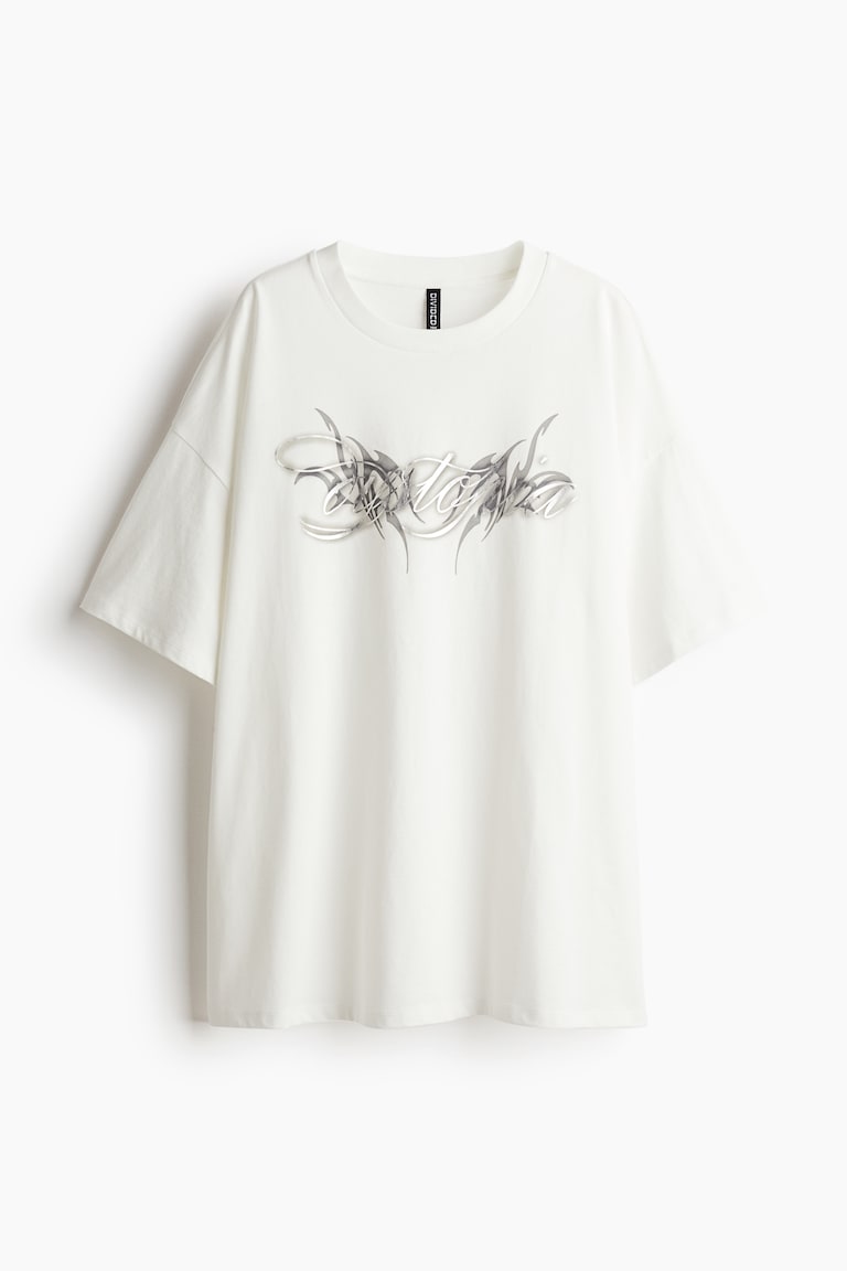 オーバーサイズ デザインTシャツ - クリーム／Dystopia - レディース 