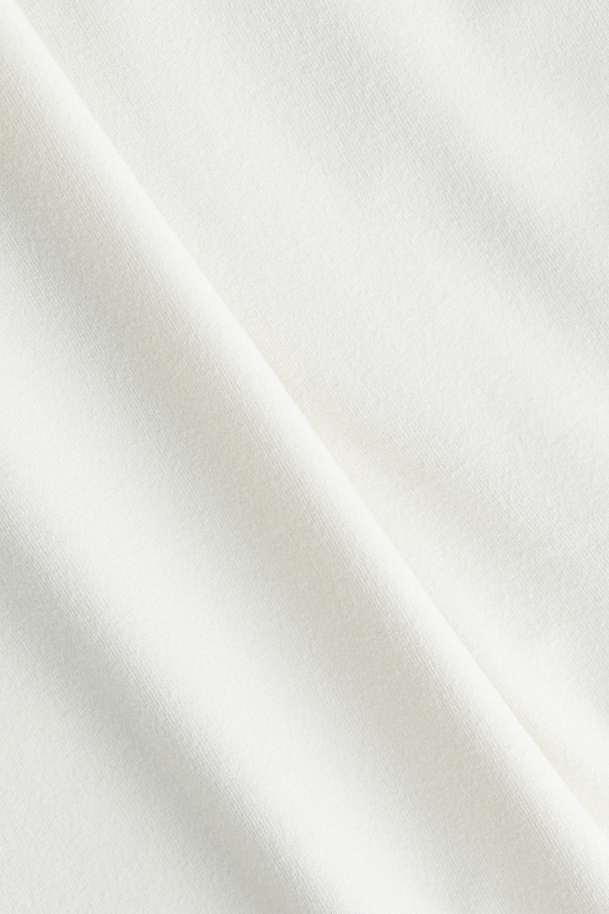 Twist-detail top