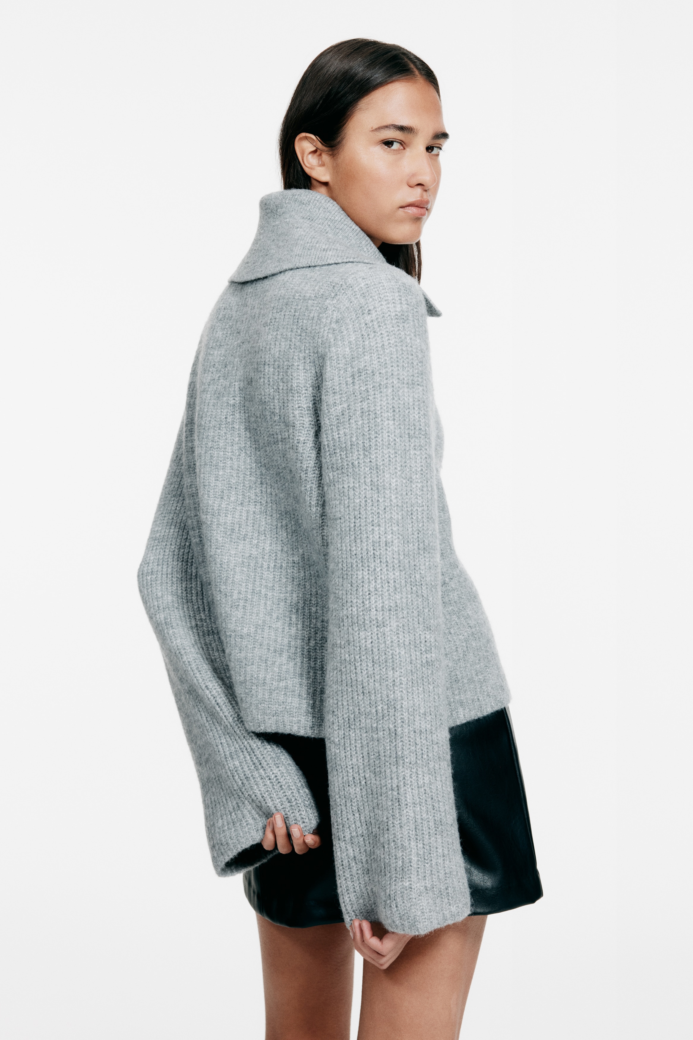 Rib-knit collared cardigan