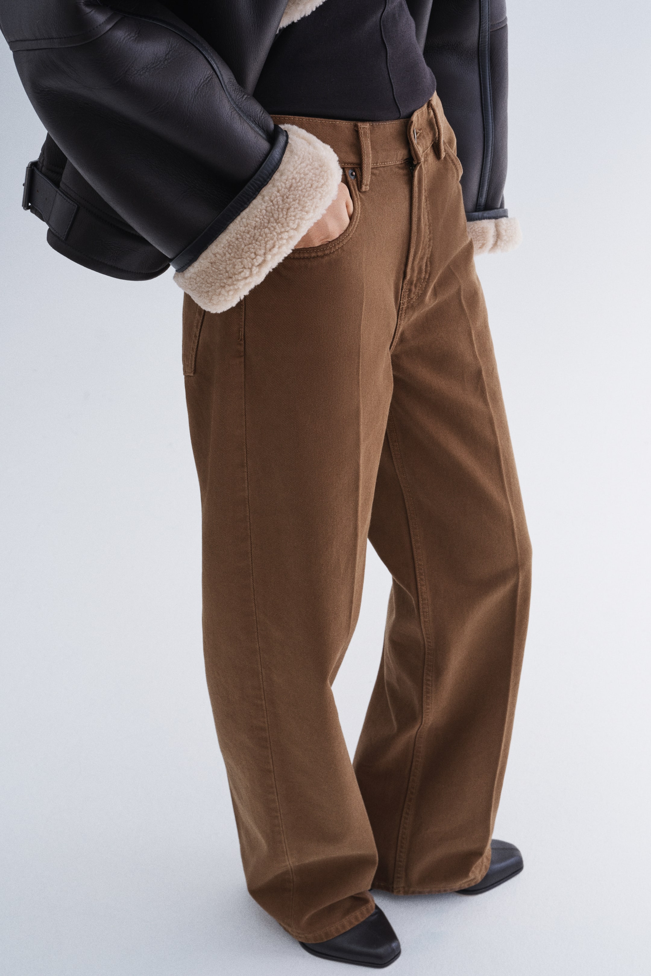Wide-Leg Creased Jeans