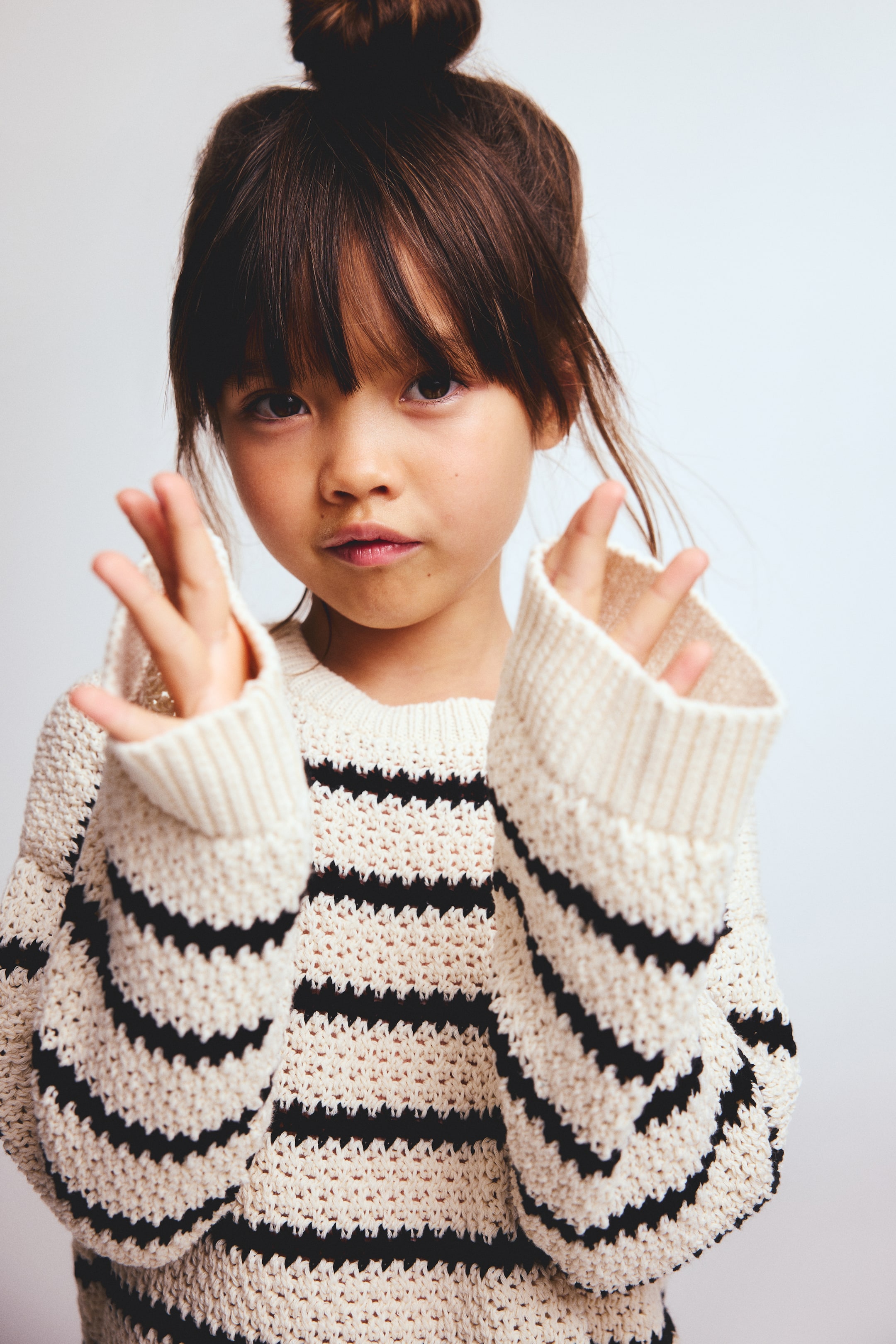 Ver imagen más grande: Jersey en punto calado - Beige claro/Rayas - NIÑOS | H&M ES 2