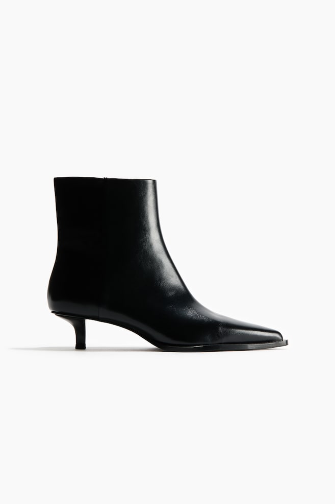 Pointed-toe ankle boots - Black/Dark beige - 1