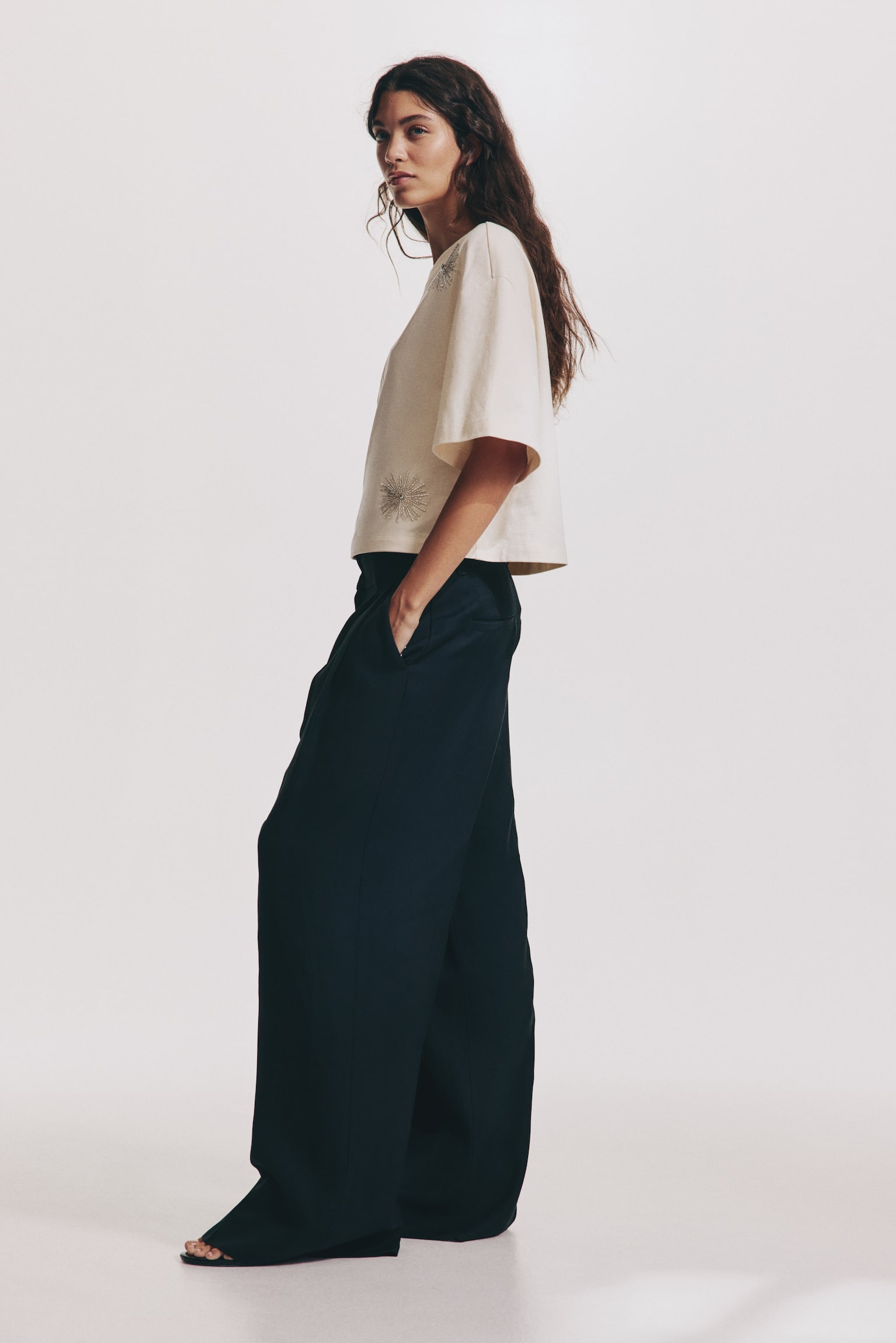 Embellished T-shirt - Màu kem - 4