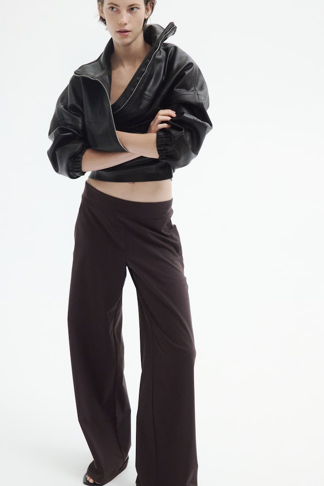 Four-Way Stretch Wide-Cut Pants - Dark brown/Black/Navy blue - 1