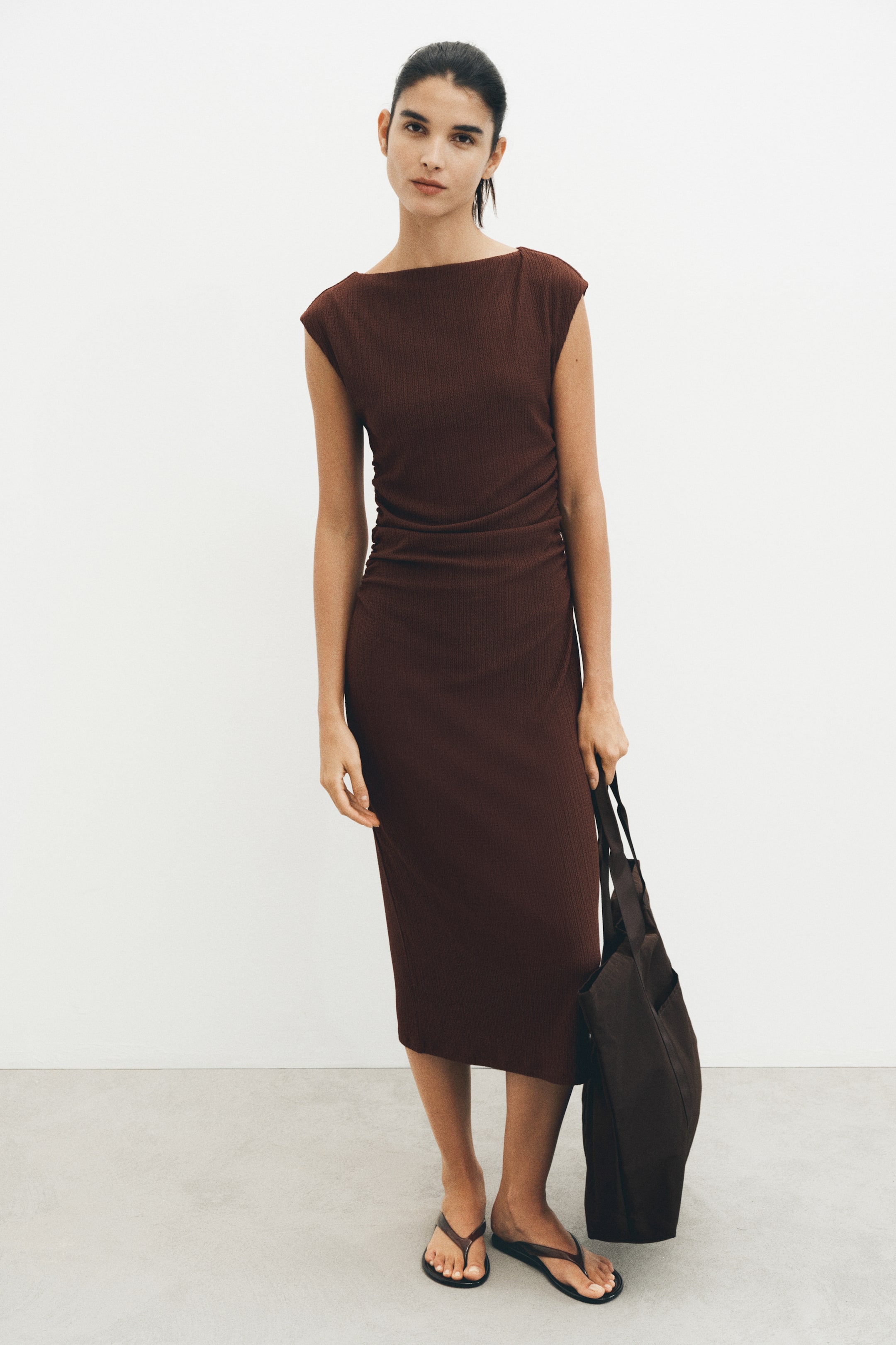 Robe froissée à mancherons
