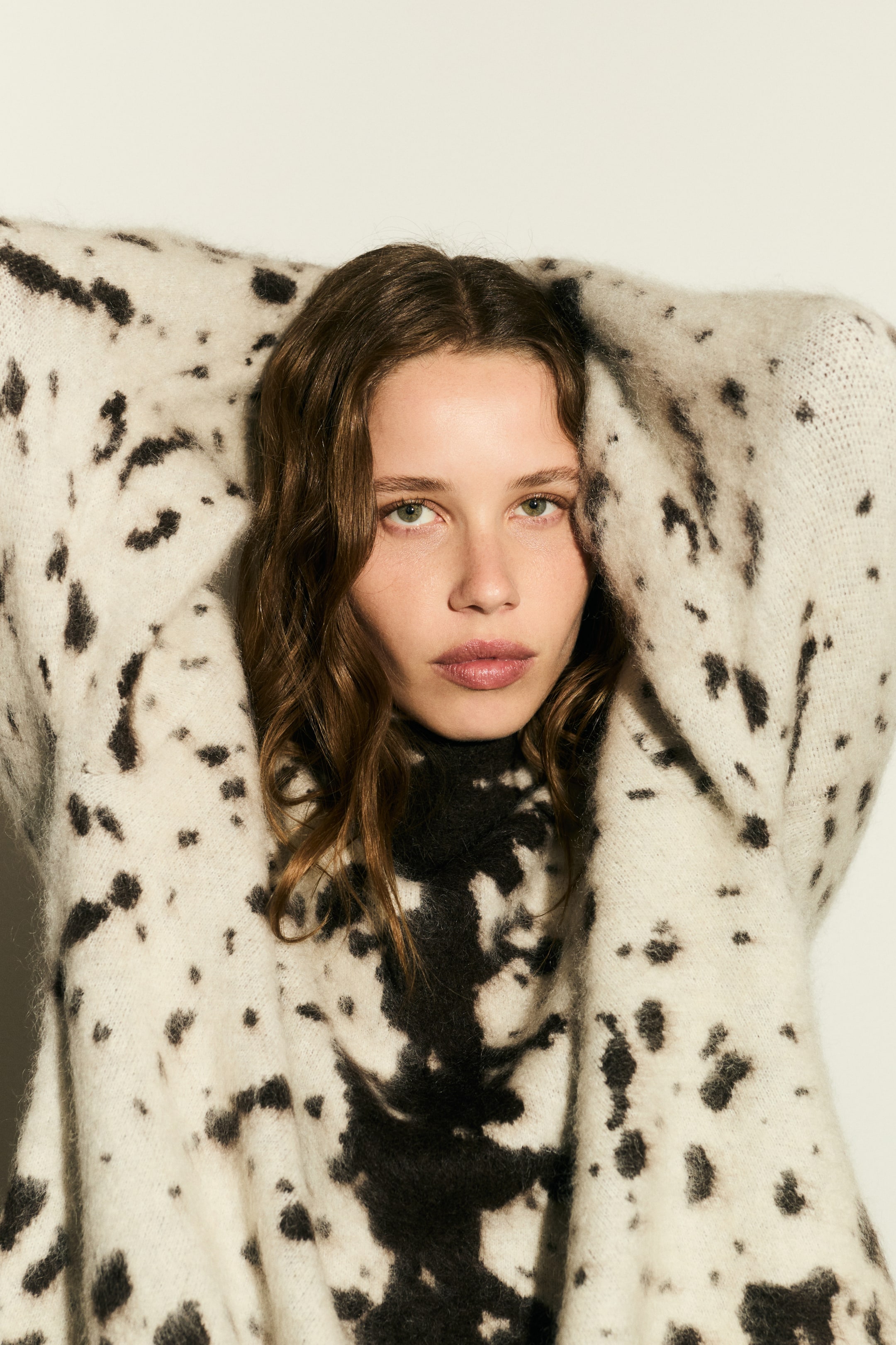 Agrandir l'image: Pull en mohair mélangé avec col cheminée - Crème/imprimé peau de vache - FEMME | H&M BE 3