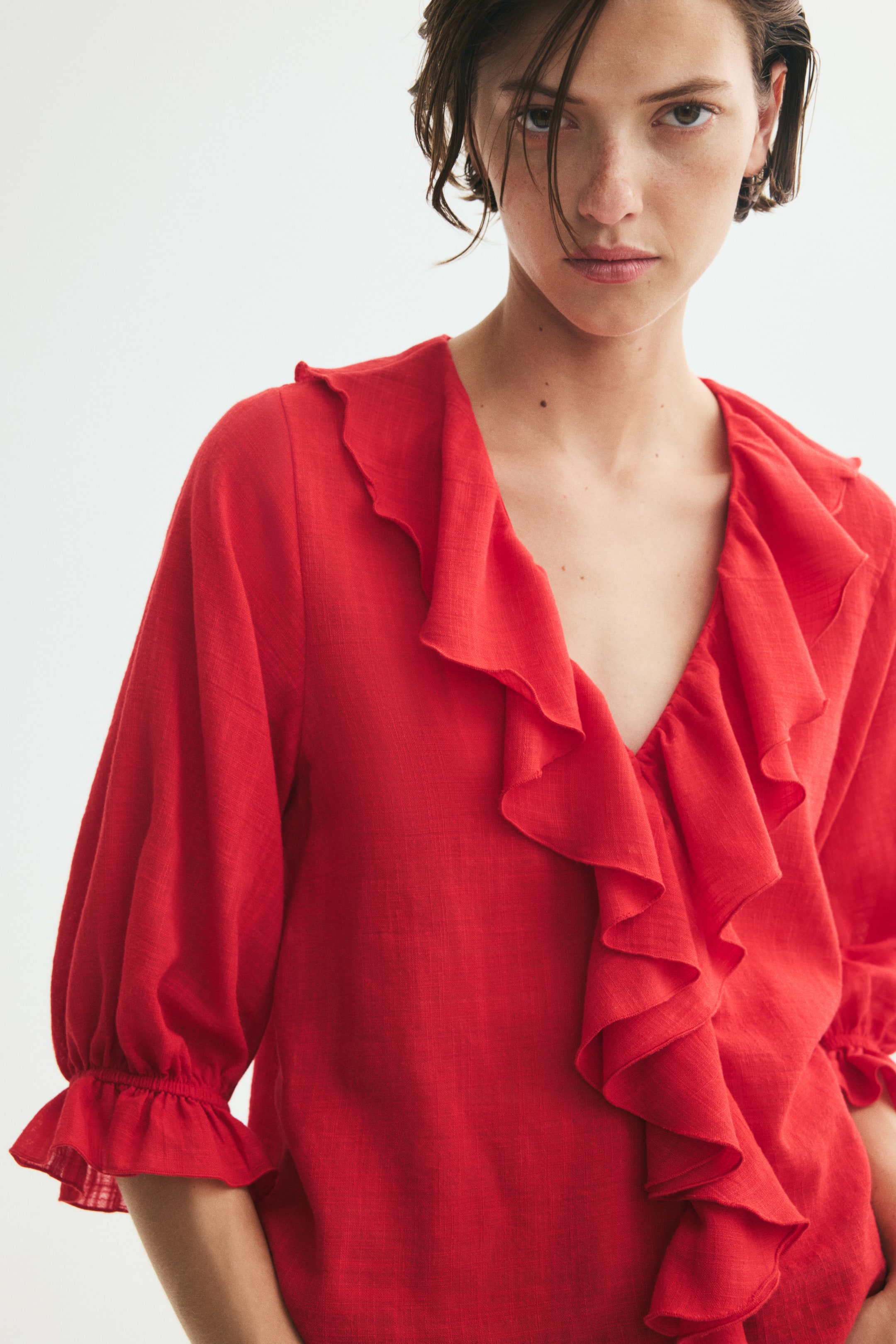 Женские блузки H&M Flounced Cotton-Blend Blouse — фото 3