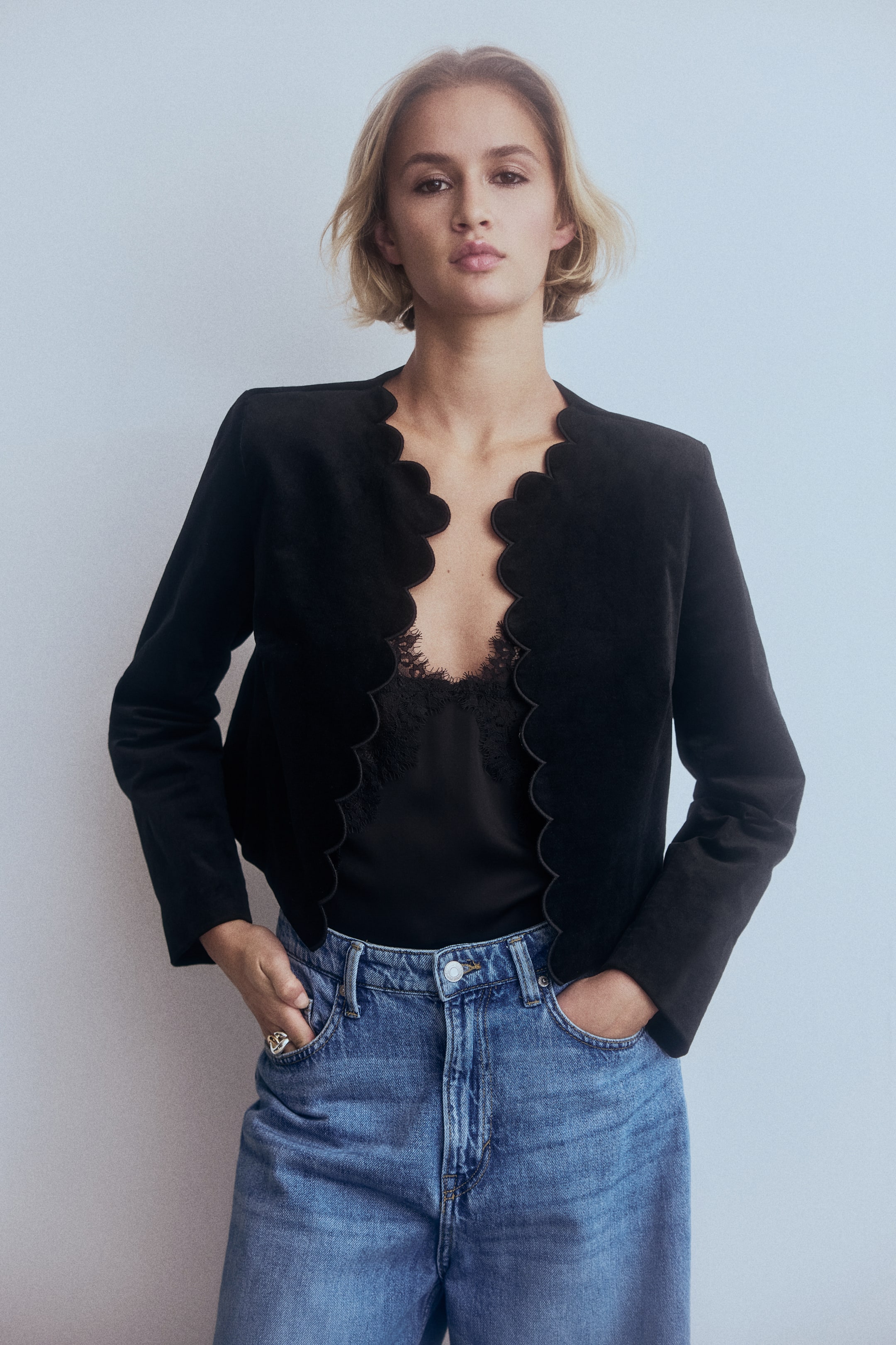 Agrandir l'image: Veste en velours à bords festonnés - Noir - FEMME | H&M CH 2