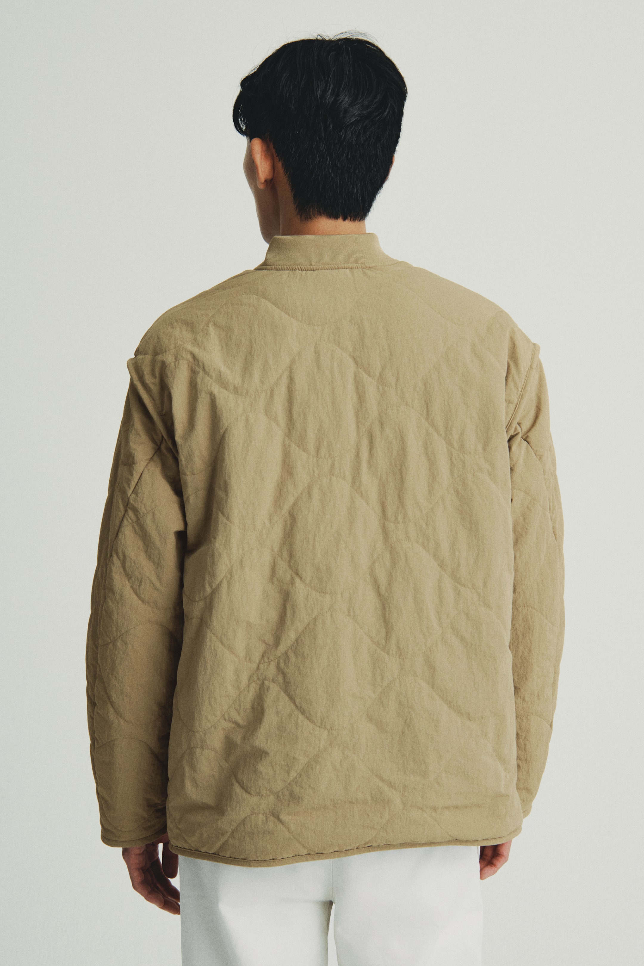 이미지 확대 보기: 퀼티드 나일론 재킷 - 다크 베이지 - Men | H&M KR 4