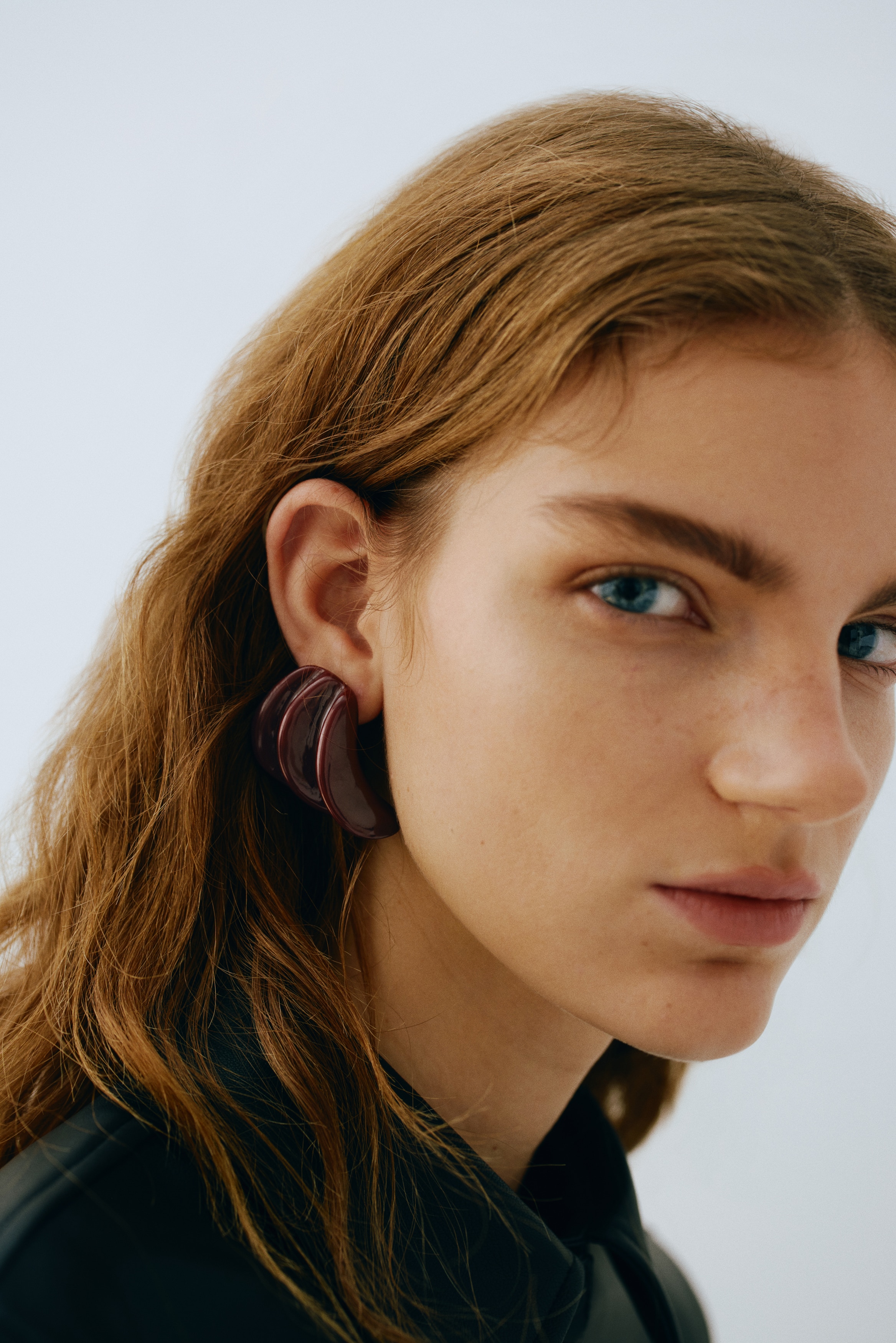 Wing-shaped earrings