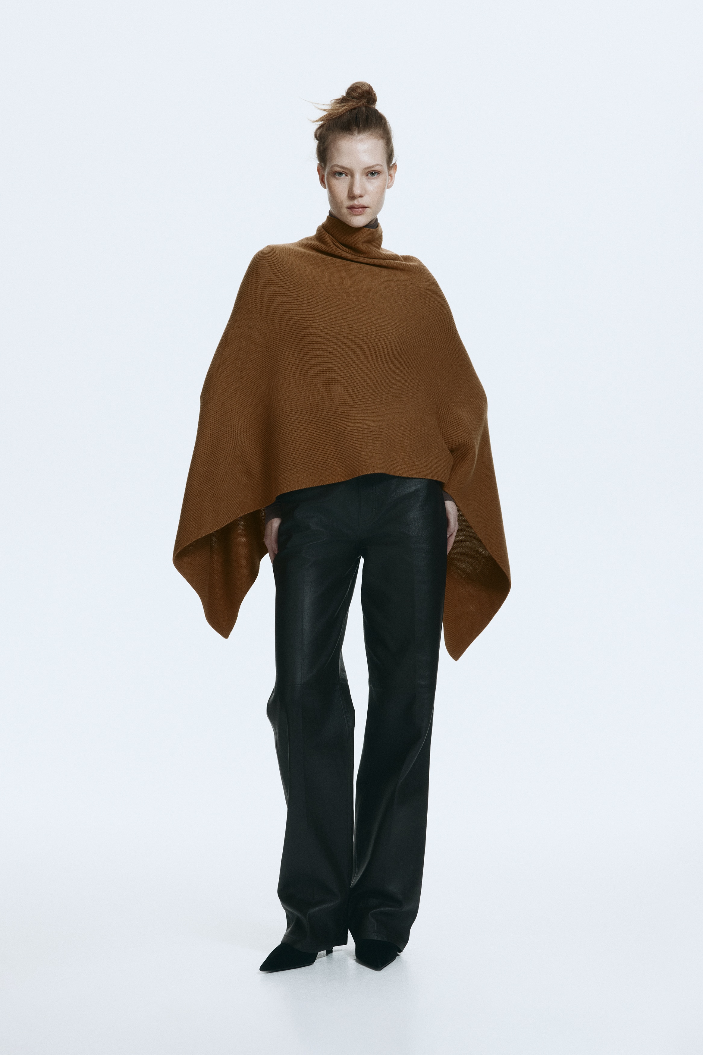 Roll-neck cape - Dark beige