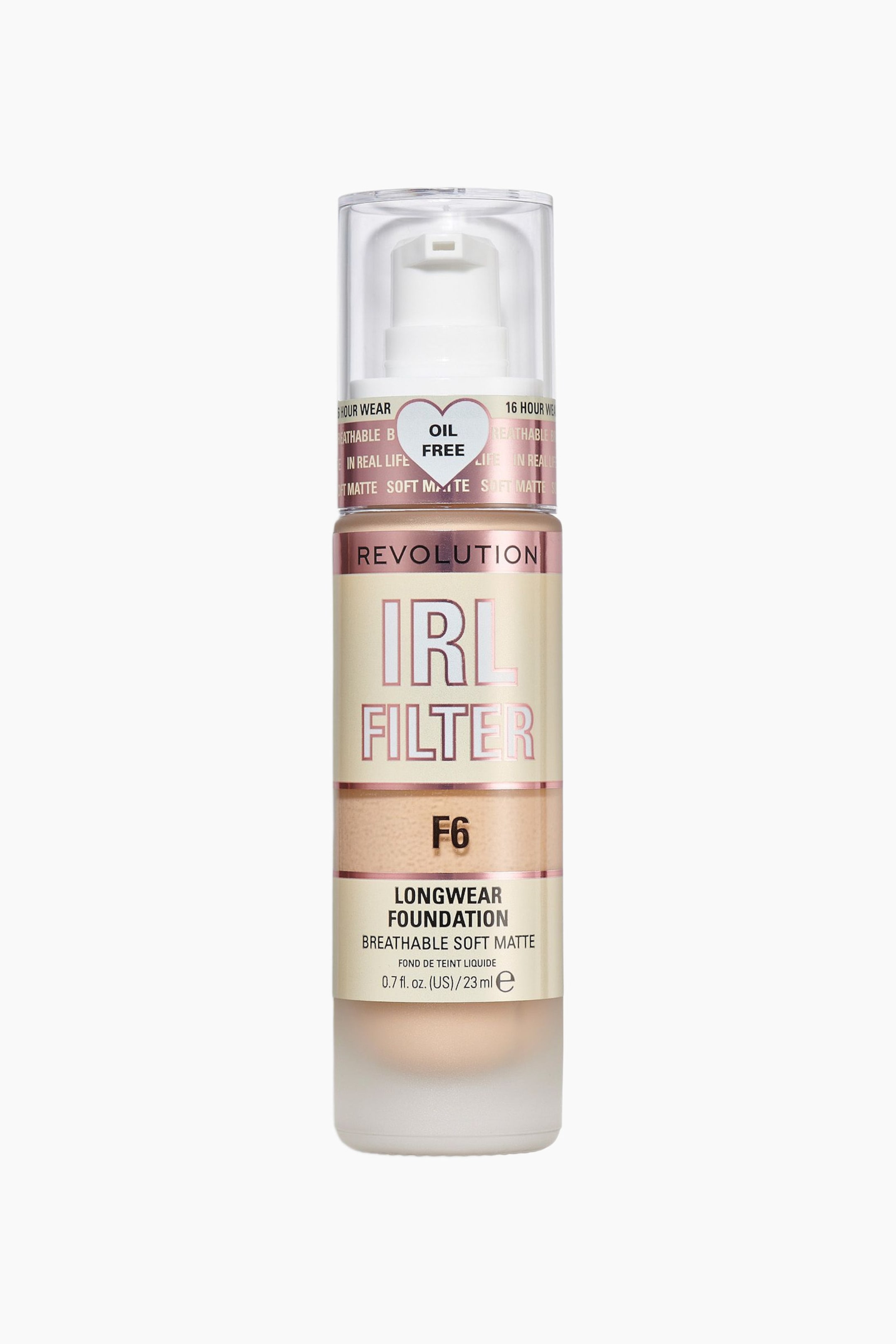Größeres Bild ansehen: Revolution IRL Filter Longwear Foundation steht aufrecht und blickt direkt nach vorn und präsentiert eine mattierte Glasflasche, die mit einer hellbeigen flüssigen Foundation gefüllt ist. Die Flasche verfügt über einen transparenten Kunststoffdeckel über einem weißen Pumpspender, einen roségoldenen Metallhals mit der Aufschrift „OIL FREE“ innerhalb eines Herzgrafikmotivs sowie ein cremefarbenes Etikett, auf dem der Markenname „REVOLUTION“ und „IRL FILTER“ in metallisch pinkfarbener Schrift über der Farbkennzeichnung „F6“ zu sehen sind.
