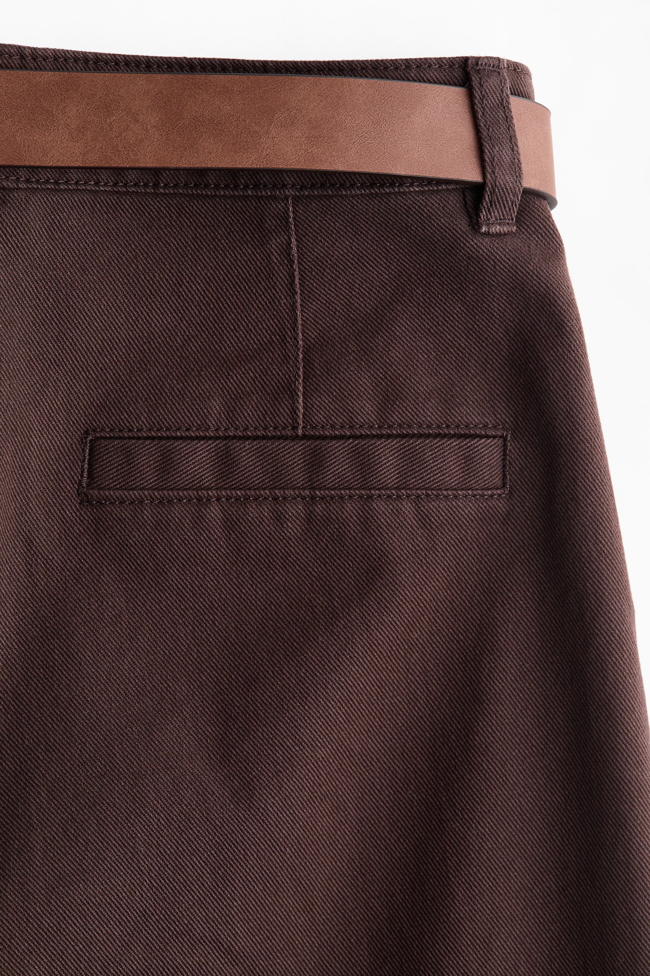 Pantalon large en sergé avec ceinture