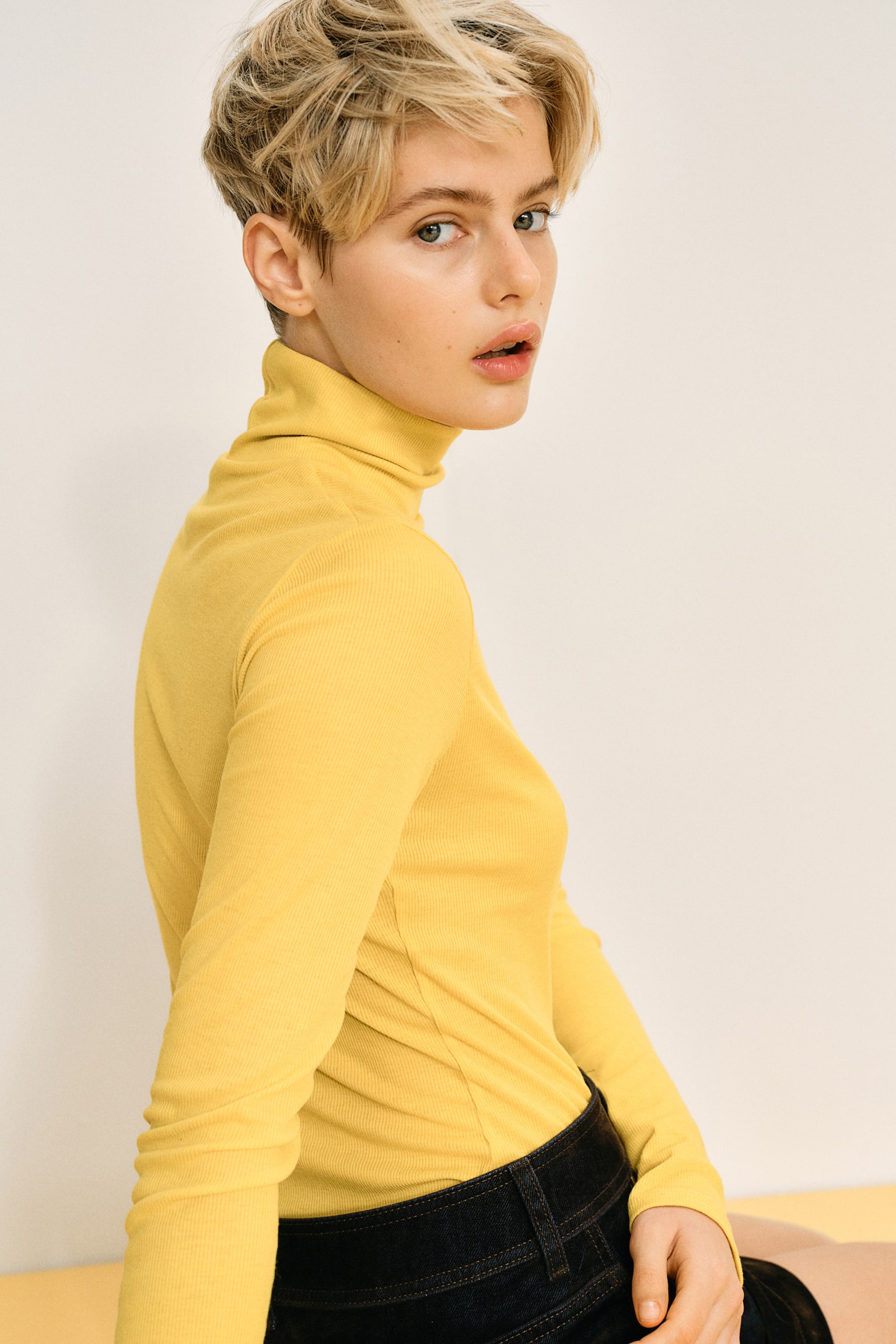 Rib-knit turtleneck top - Yellow - 5