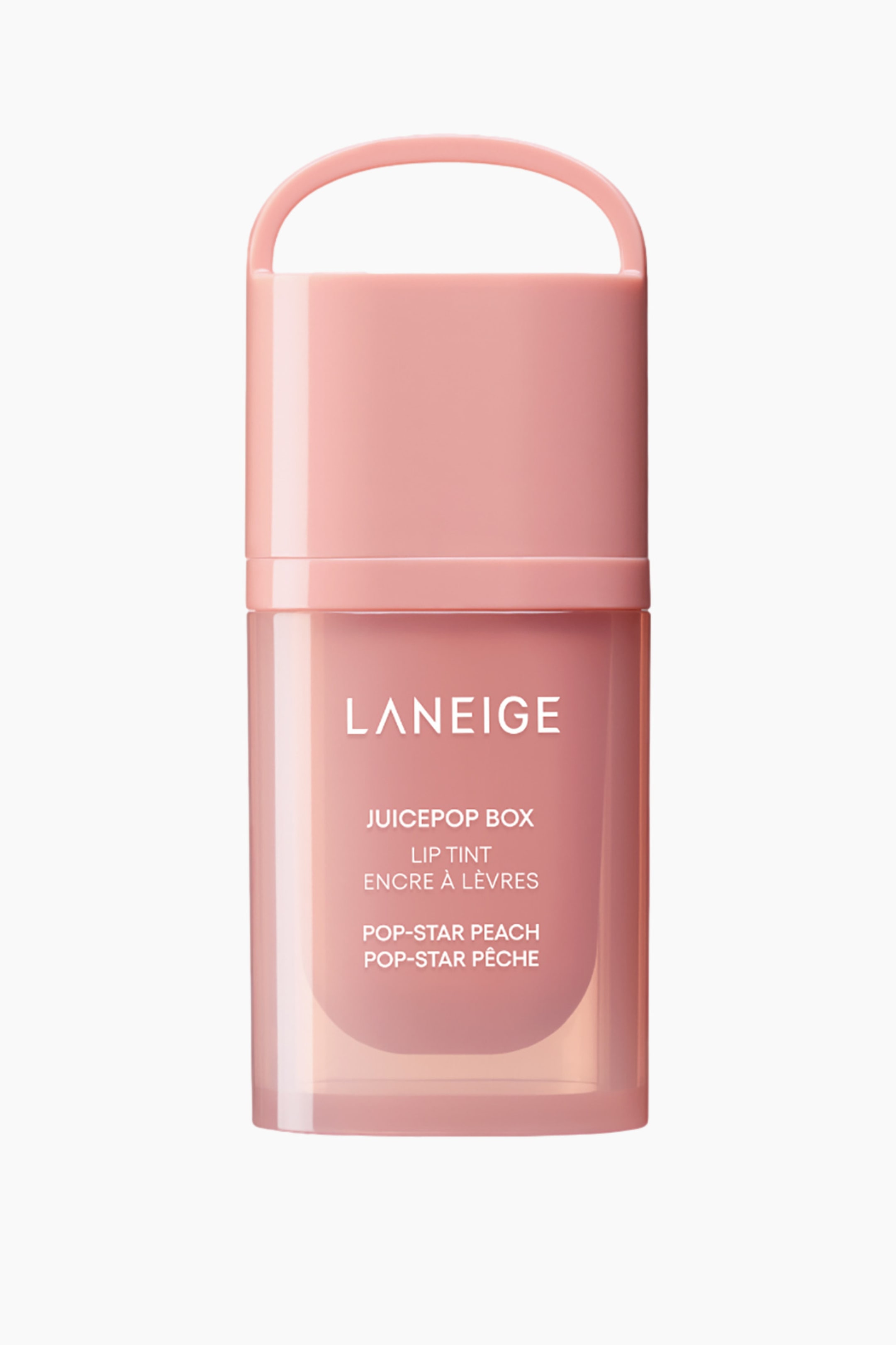 Visa större bild: En persikofärgad Laneige Juicepop Box Lip Tint står upprätt, vänd framåt, med en genomskinlig nedre del som visar läppfärgen och ett ogenomskinligt lock med ett D-format handtag på toppen. Varumärket, produkt- och nyansnamnen, inklusive "Pop-Star Peach", är synliga på framsidan.