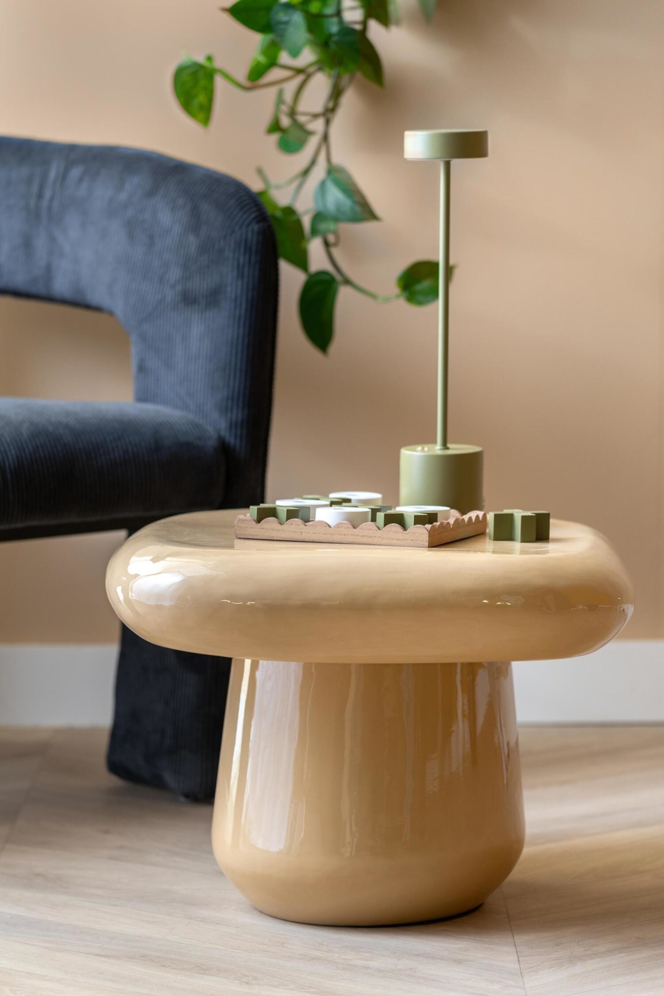 Grotere afbeelding bekijken: Roca Bijzettafel - Zachtbruin - Leitmotiv - HOME | H&M NL 1