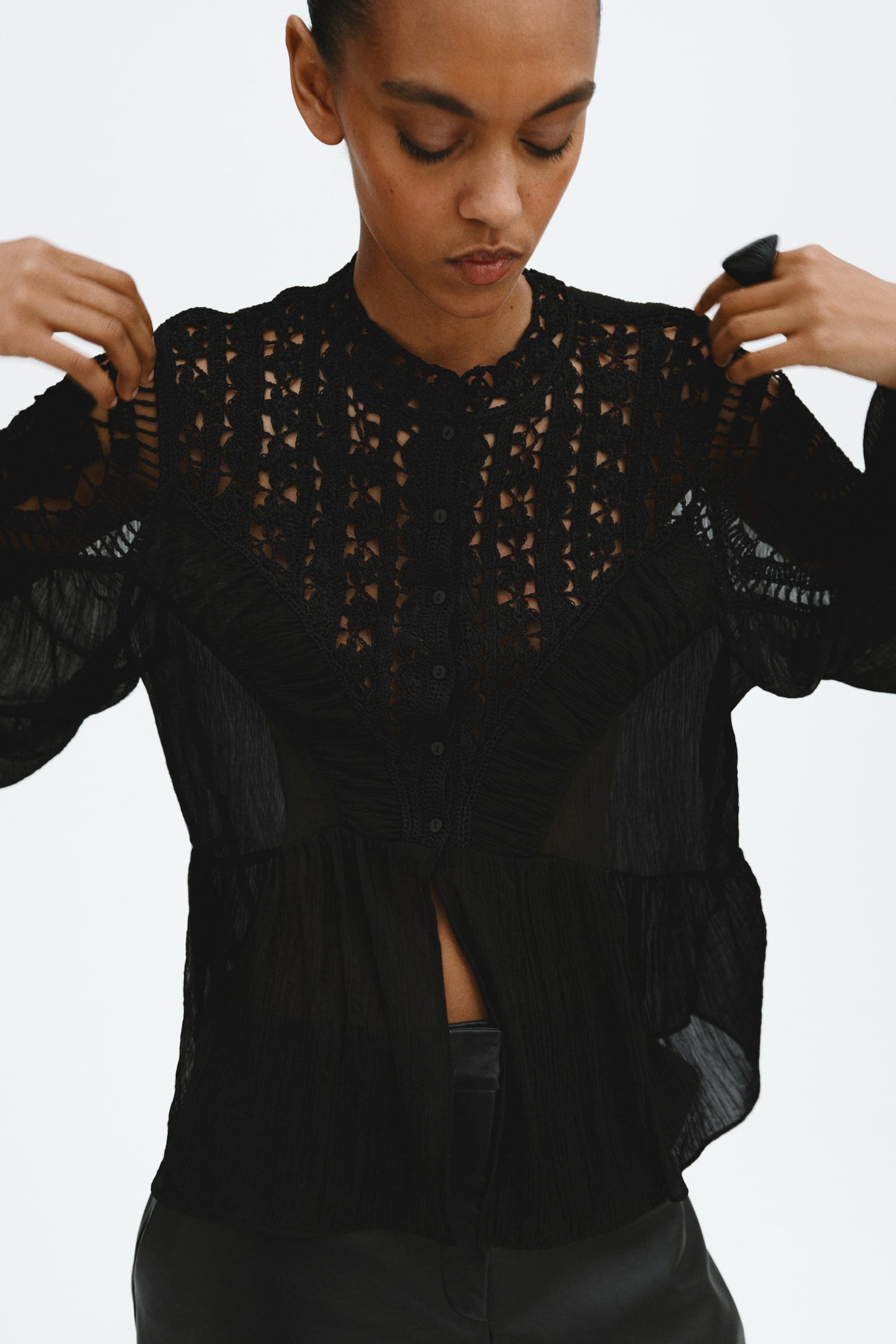 Crochet-look blouse - Black - 4