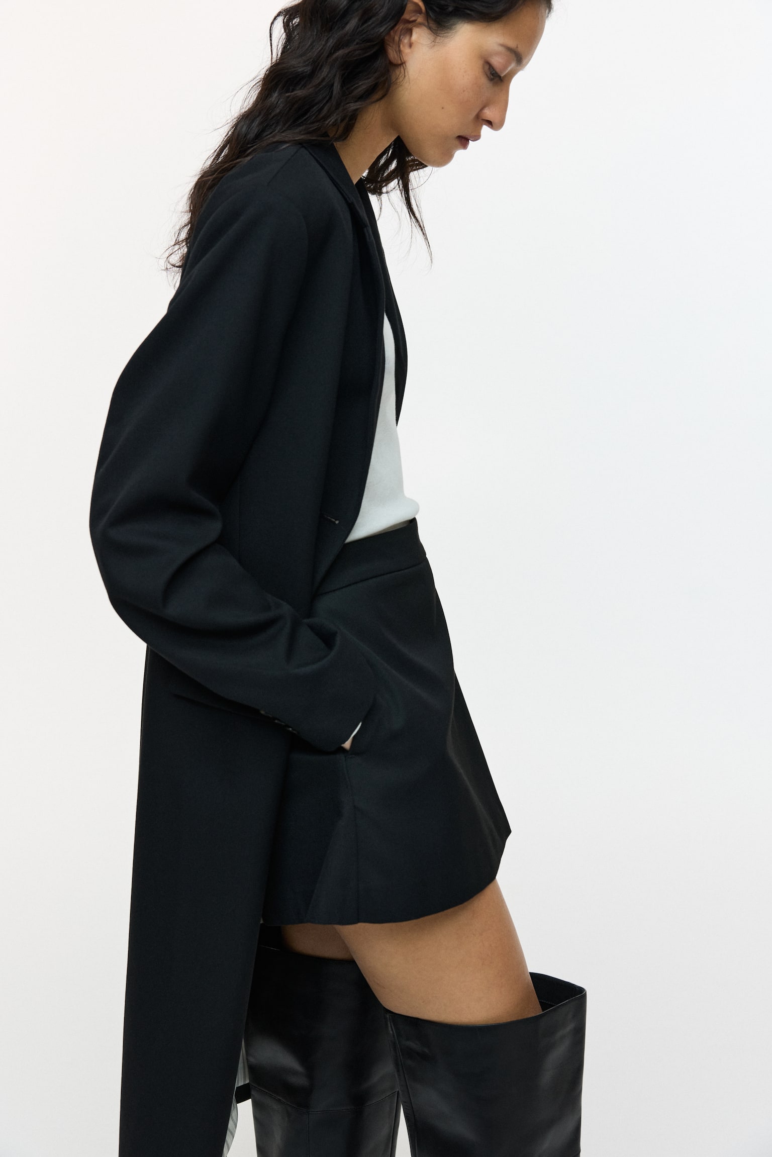 Женская юбка-шорты H&M Twill Mini Skort, цвет: Чёрный — фото 2