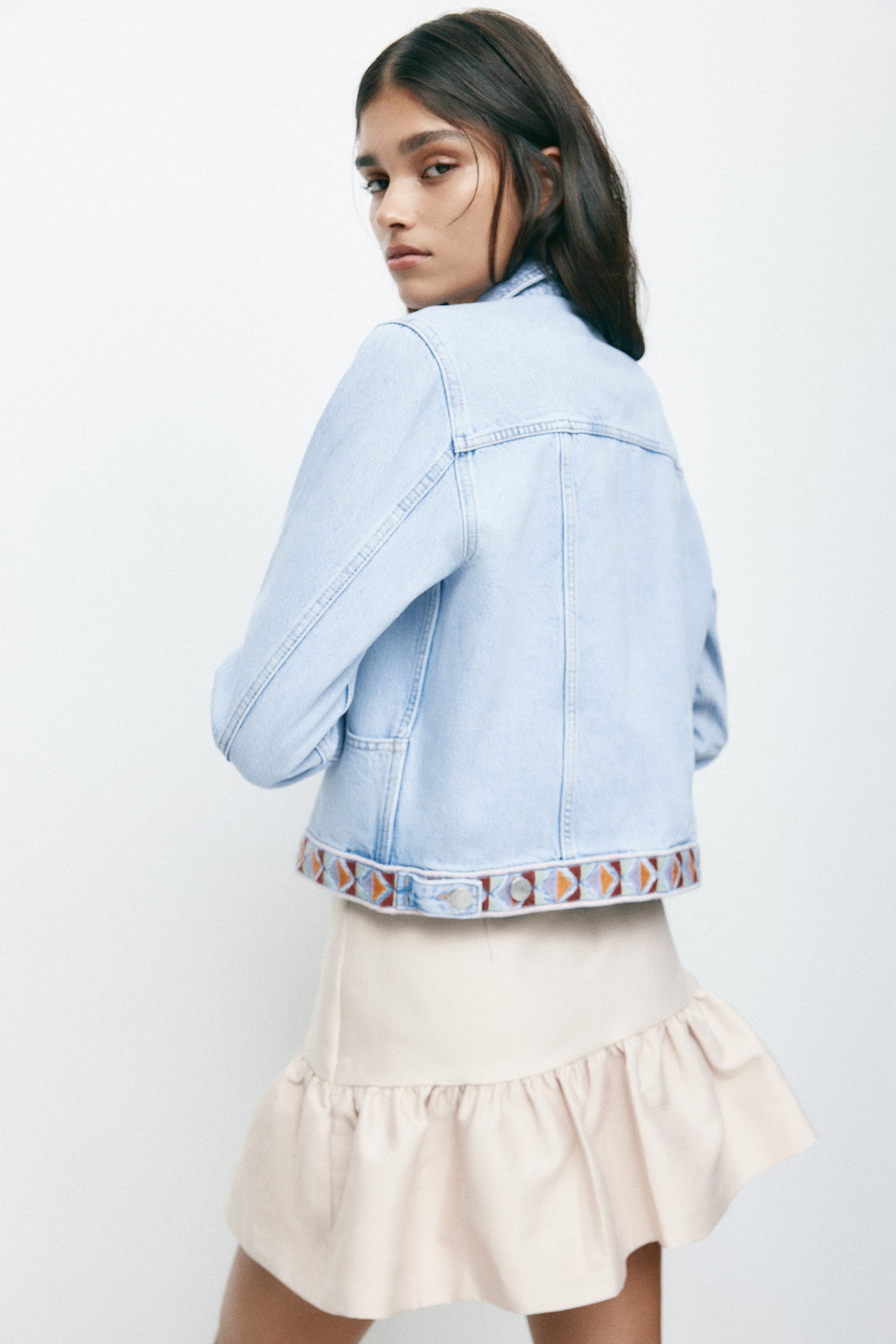 Veste en denim avec détail brodé - Bleu denim clair - 4