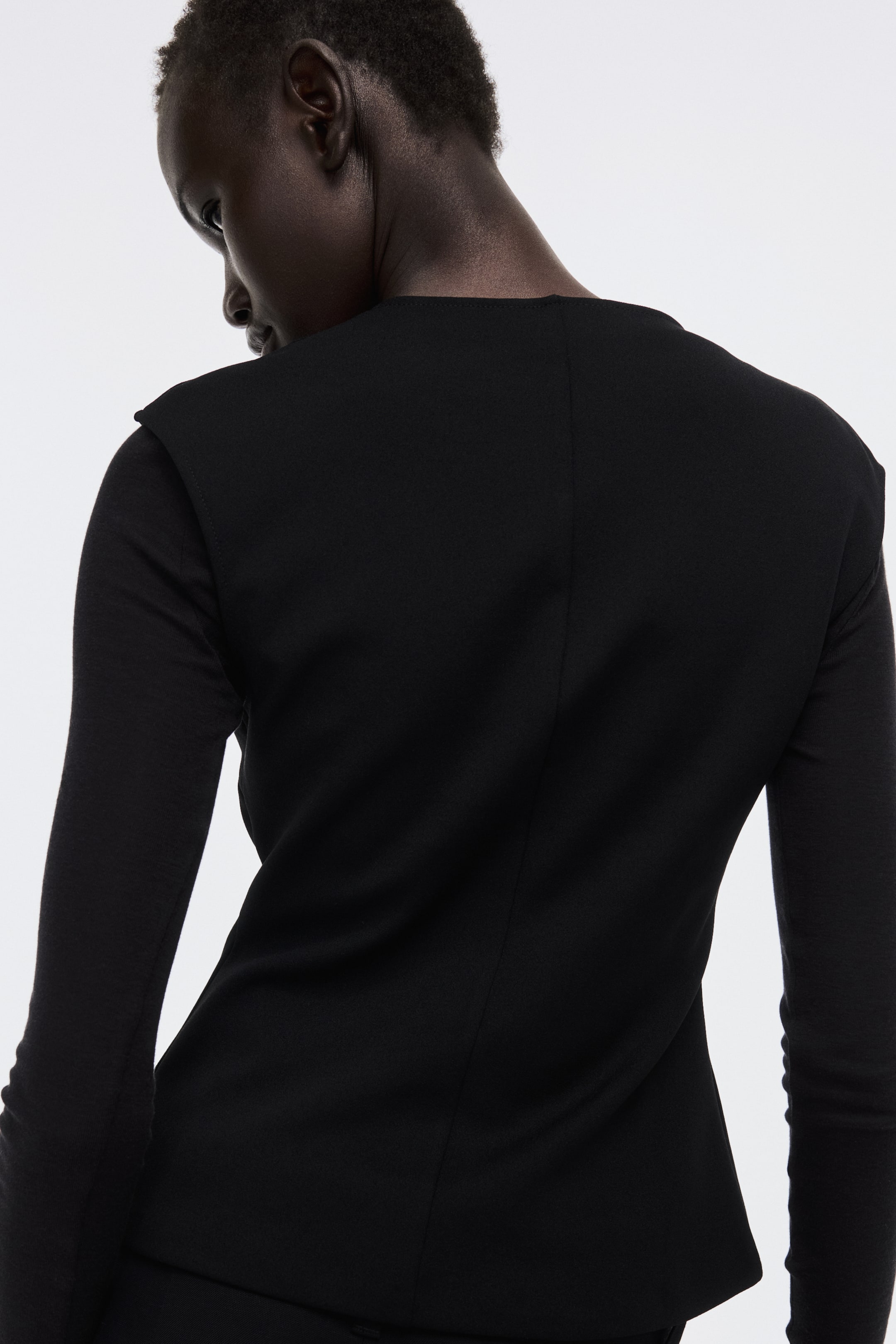 View larger image: Interlock Vest - Black - Ladies | H&M US 3