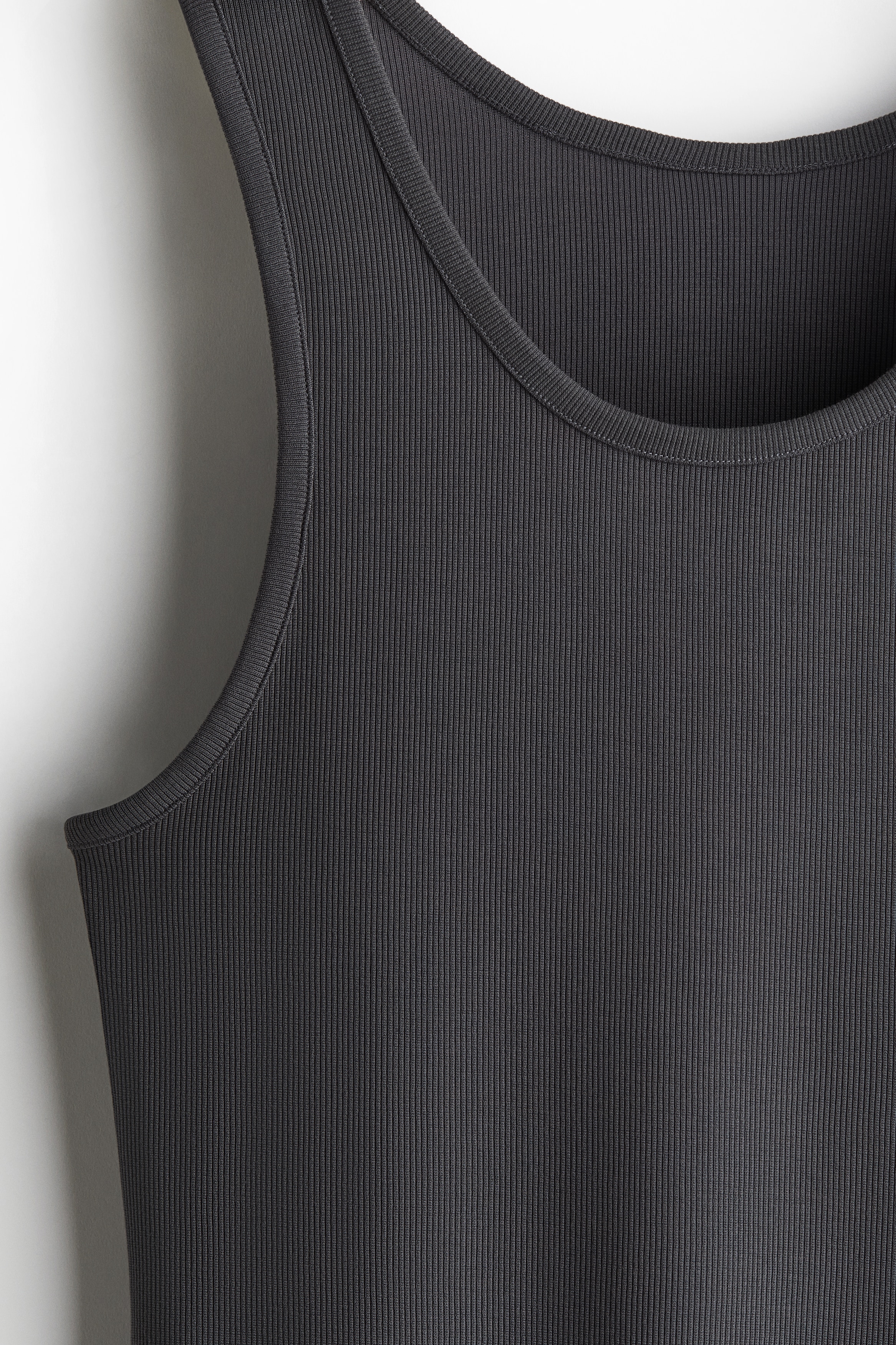 Men's Dark gray THERMOLITE® Regular Fit Tank Top | H&M US