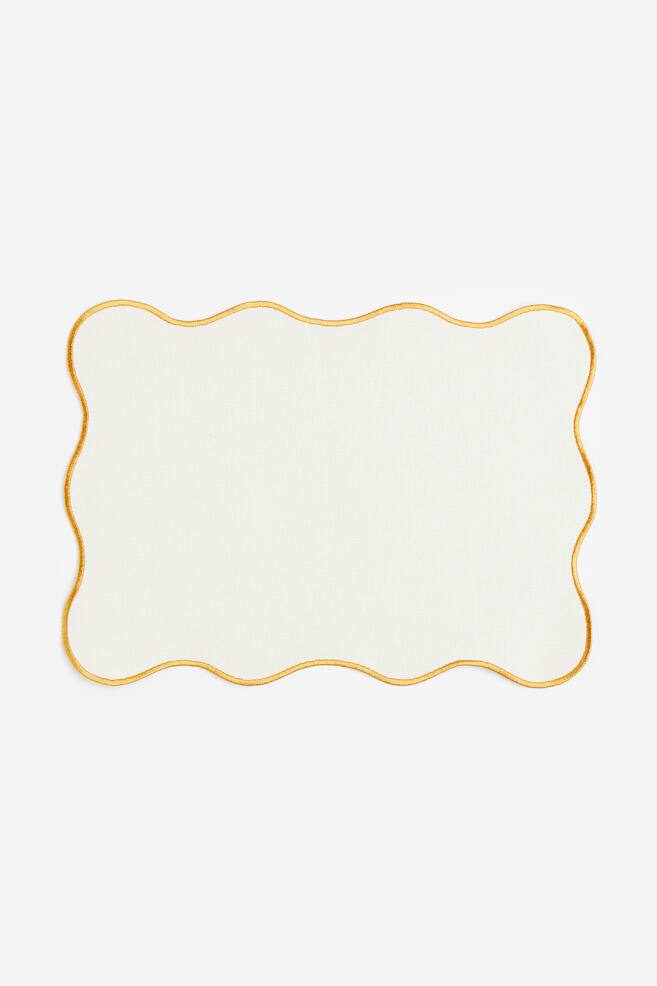 Scallop-edged place mat - Cream/Gold-coloured/Red/Light beige/Pink - 1