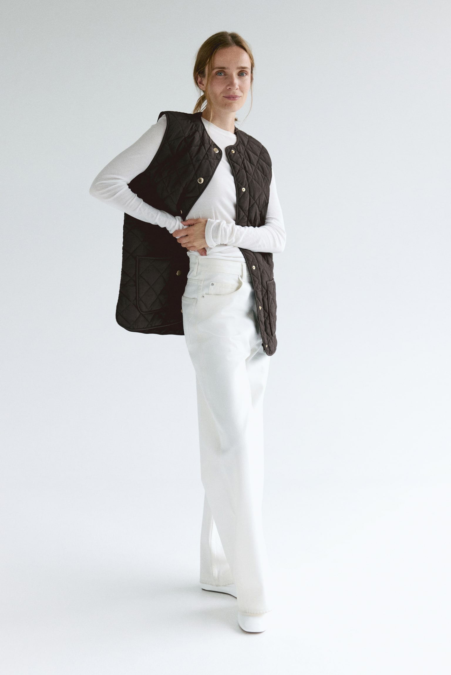 Женский жилет H&M Mama Before & After Babywearing Quilted Vest, цвет: Тёмный коричневый — фото 3